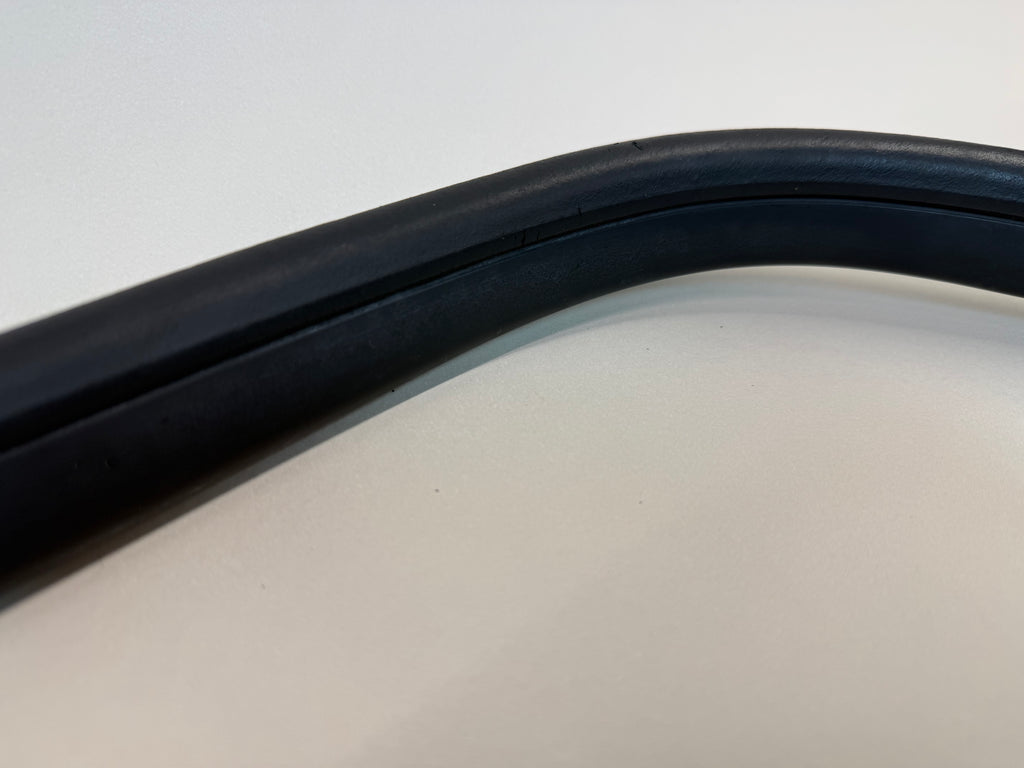 McLaren 540C 570S 570GT 600LT 2016-2021 LH Left Door Weatherstrip Seal Gasket OEM
