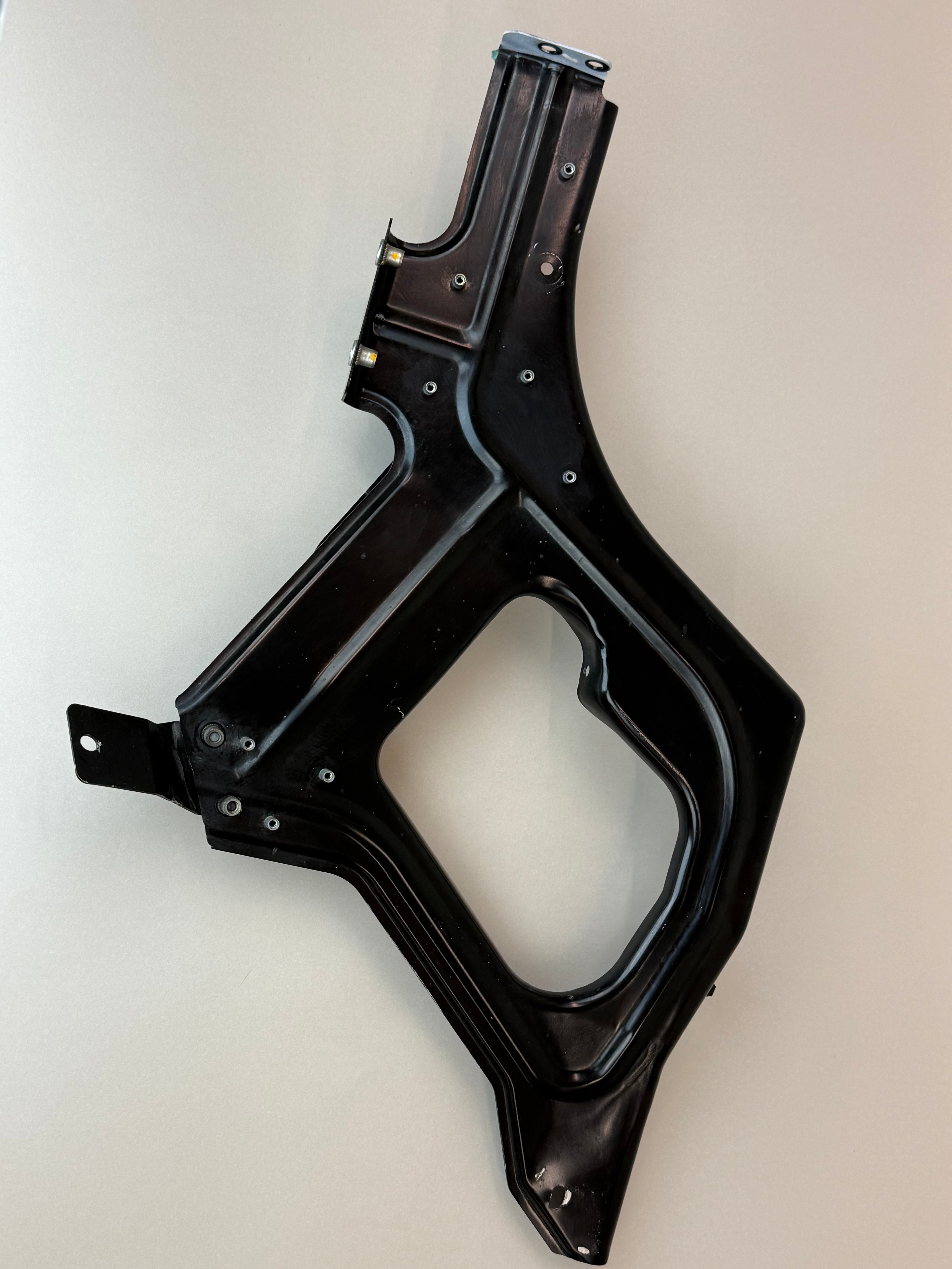 McLaren 540C 570S 570GT 600LT 2016-2021 RH Right Front Duct Mount Bracket OEM 13AA769CP