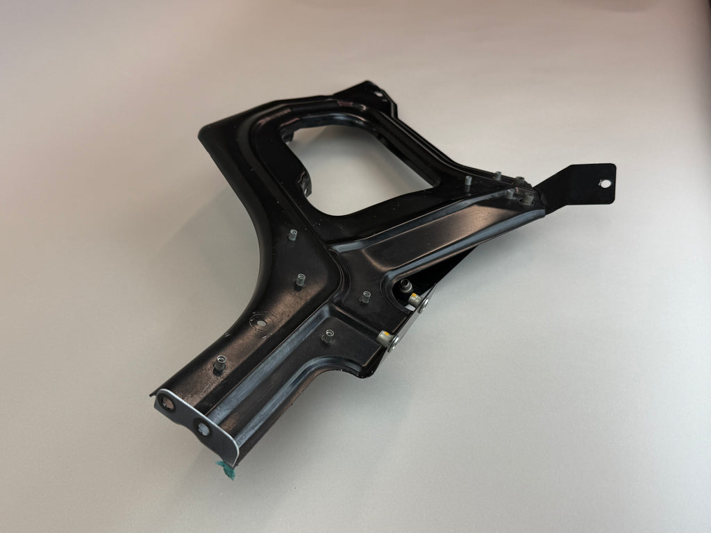 McLaren 540C 570S 570GT 600LT 2016-2021 RH Right Front Duct Mount Bracket OEM 13AA769CP