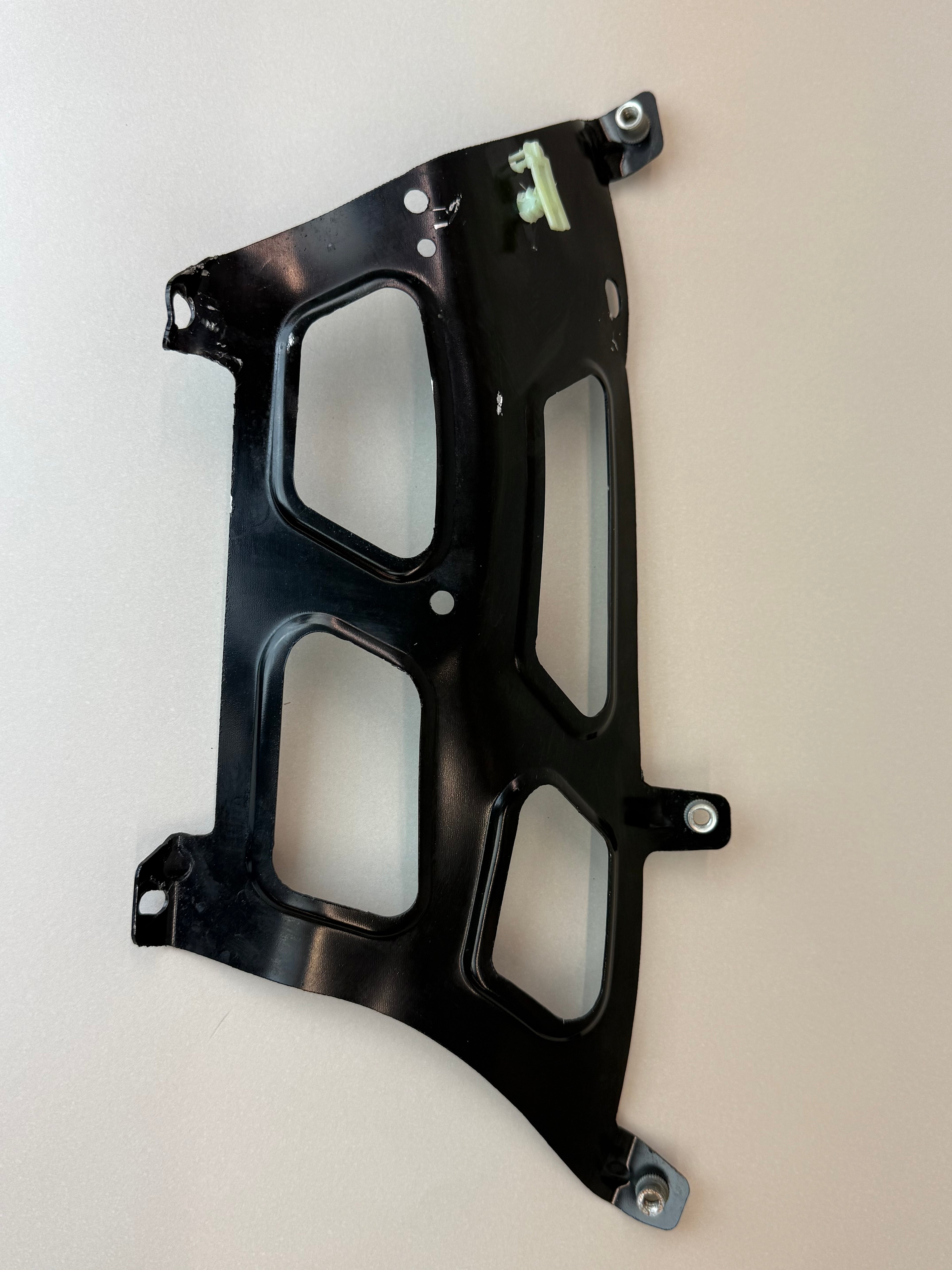 McLaren 540C 570S 570GT 600LT 2016-2021 LH Left Front Fender Bracket OEM 13A4962CP