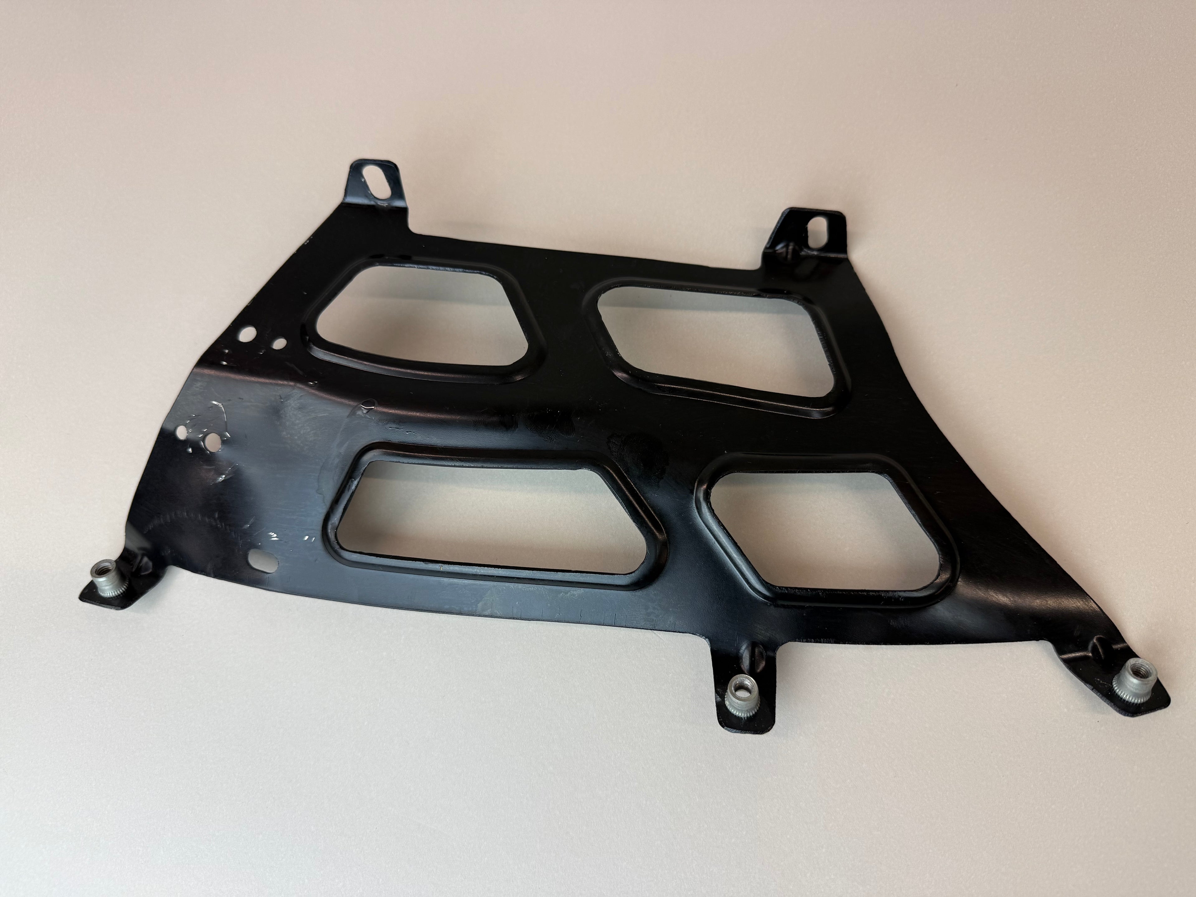McLaren 540C 570S 570GT 600LT 2016-2021 RH Right Front Fender Bracket OEM 13A4965CP
