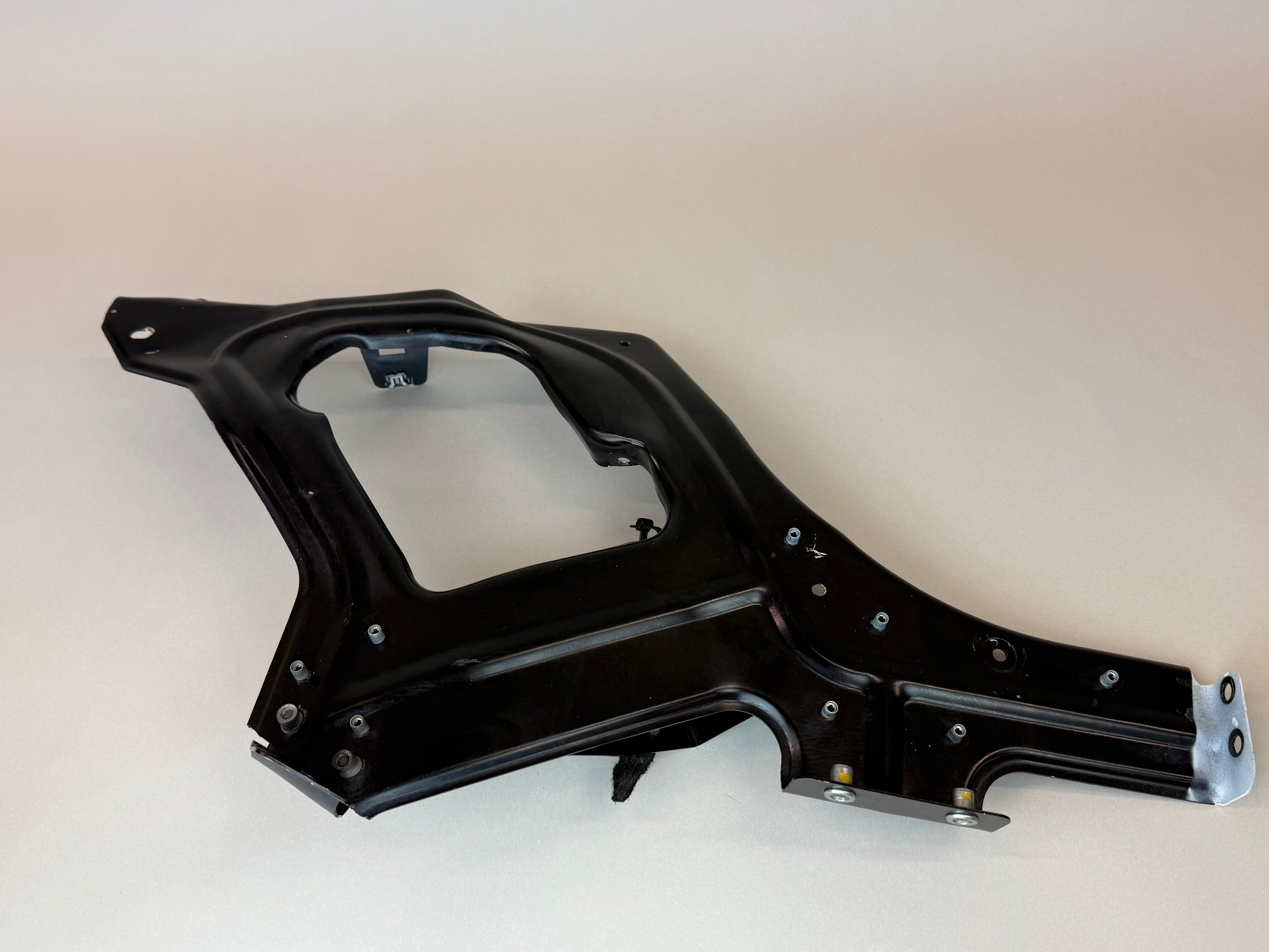 McLaren 570S 540C 570GT 600LT LH Left Duct Mount Bracket OEM 13AA767CP