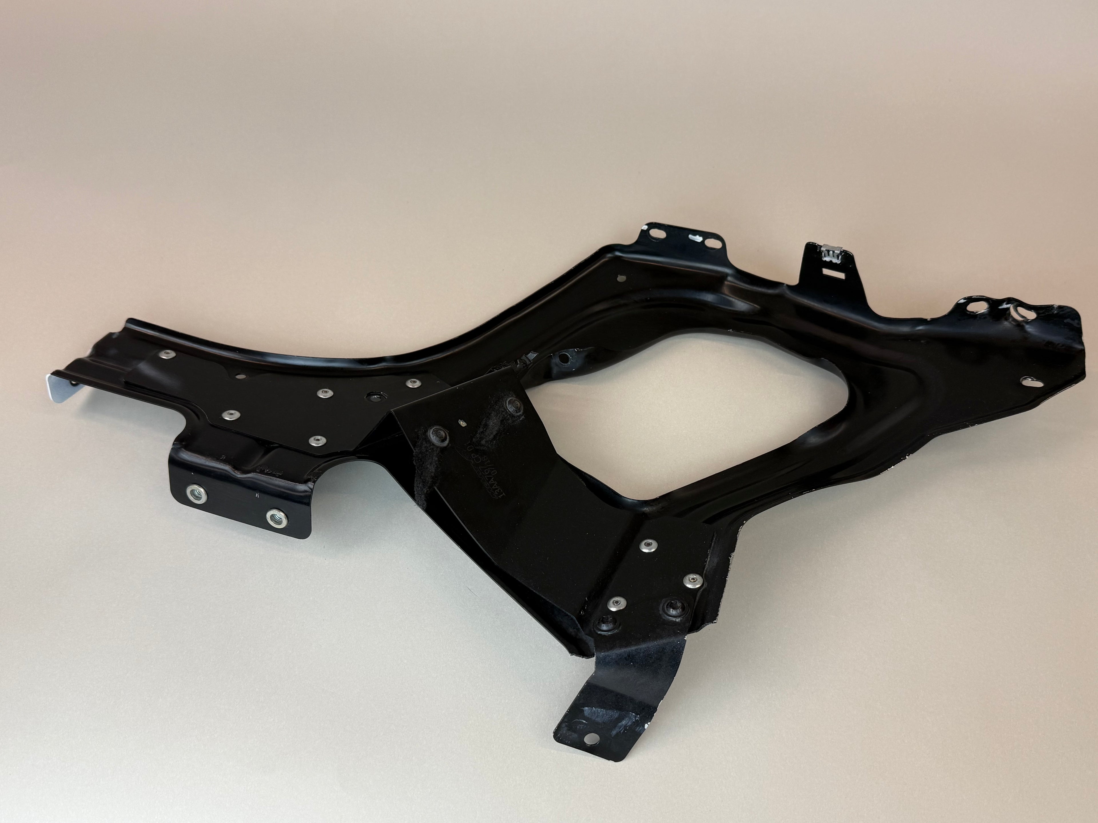 McLaren 570S 540C 570GT 600LT LH Left Duct Mount Bracket OEM 13AA767CP