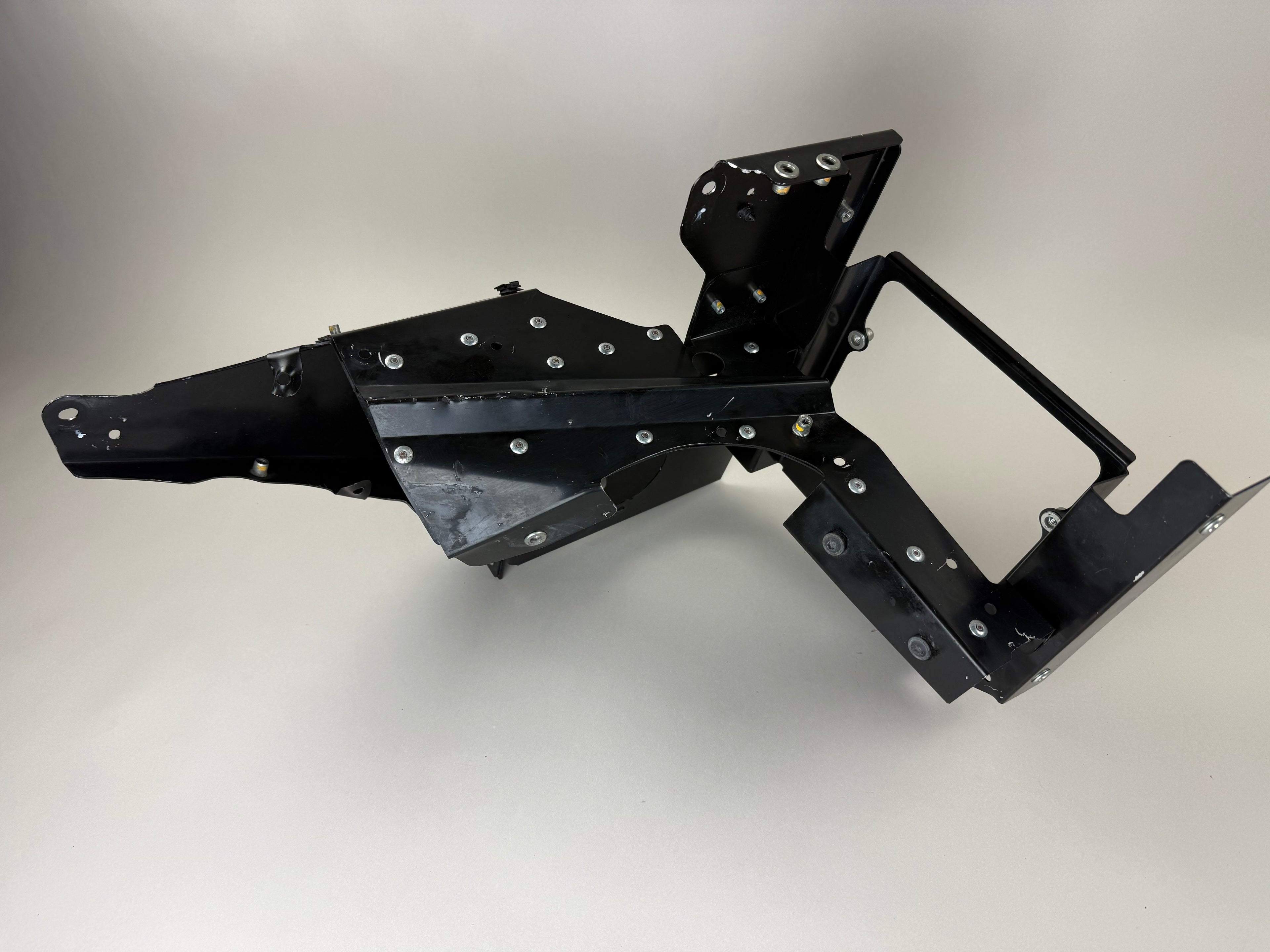 McLaren 570S 540C 570GT 600LT Rear Quarter Support Bracket OEM 13AA763CP