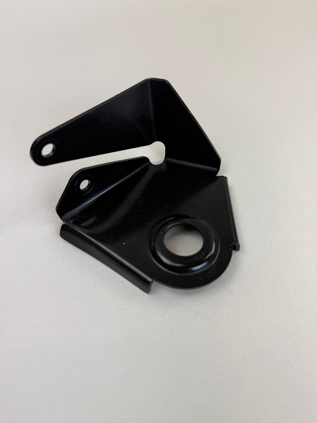 McLaren 570S 540C 570GT 600LT RH Right Rear Radiator Support Mount Bracket OEM 11L0370CP