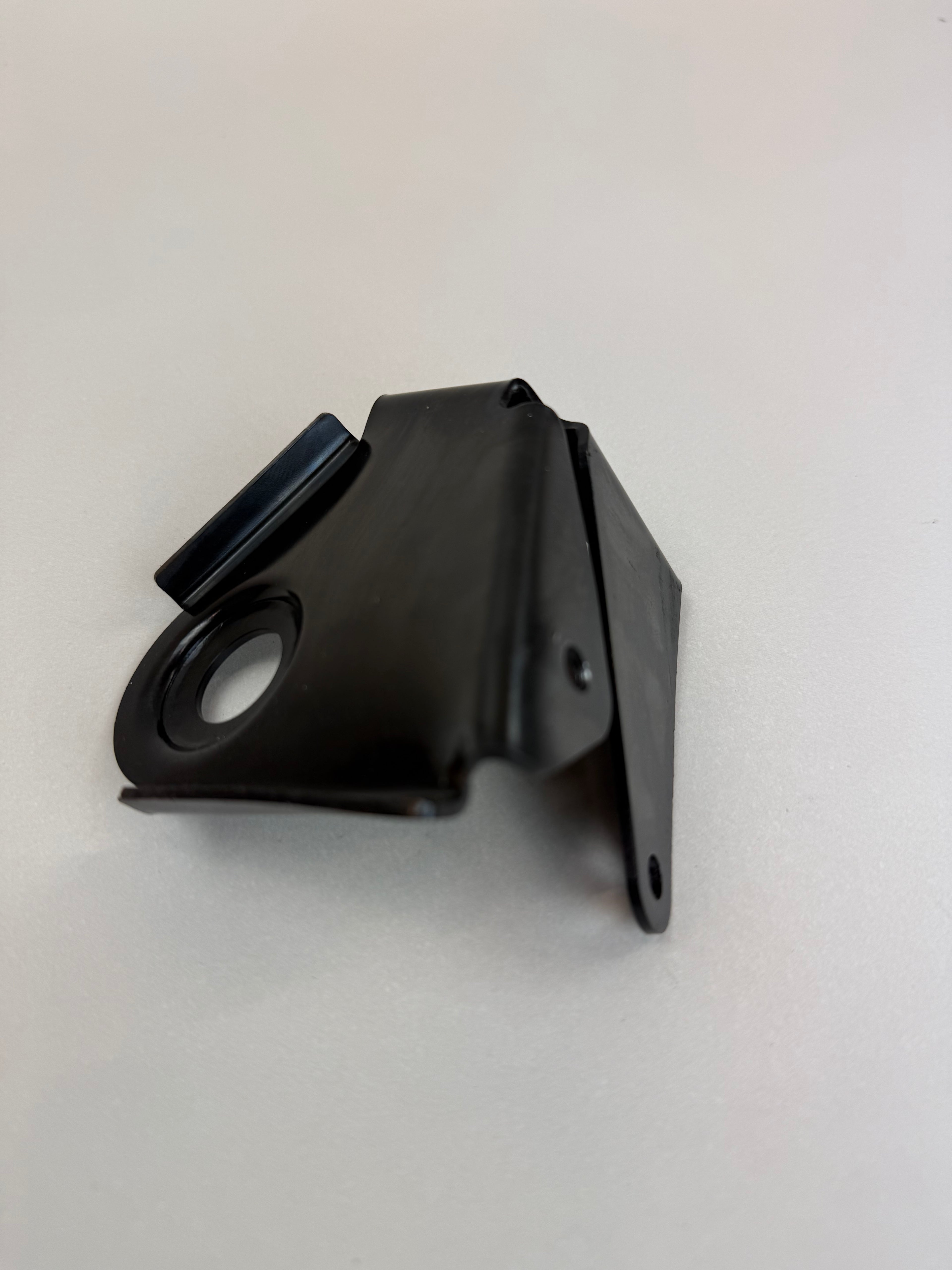McLaren 570S 540C 570GT 600LT RH Right Rear Radiator Support Mount Bracket OEM 11L0370CP
