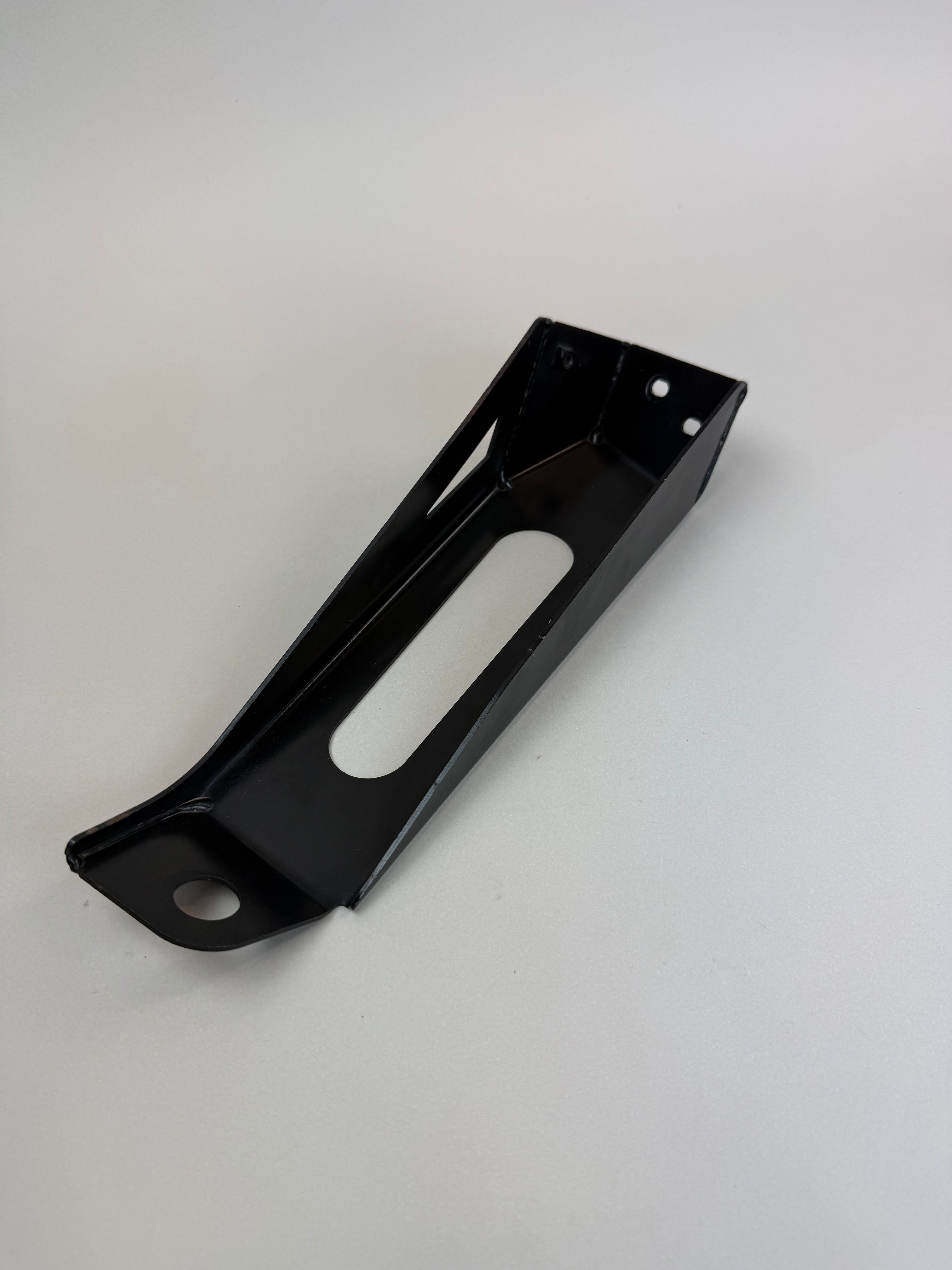McLaren 570S 540C 570GT 600LT Lower Radiator Mounting Bracket OEM 11L0372CP