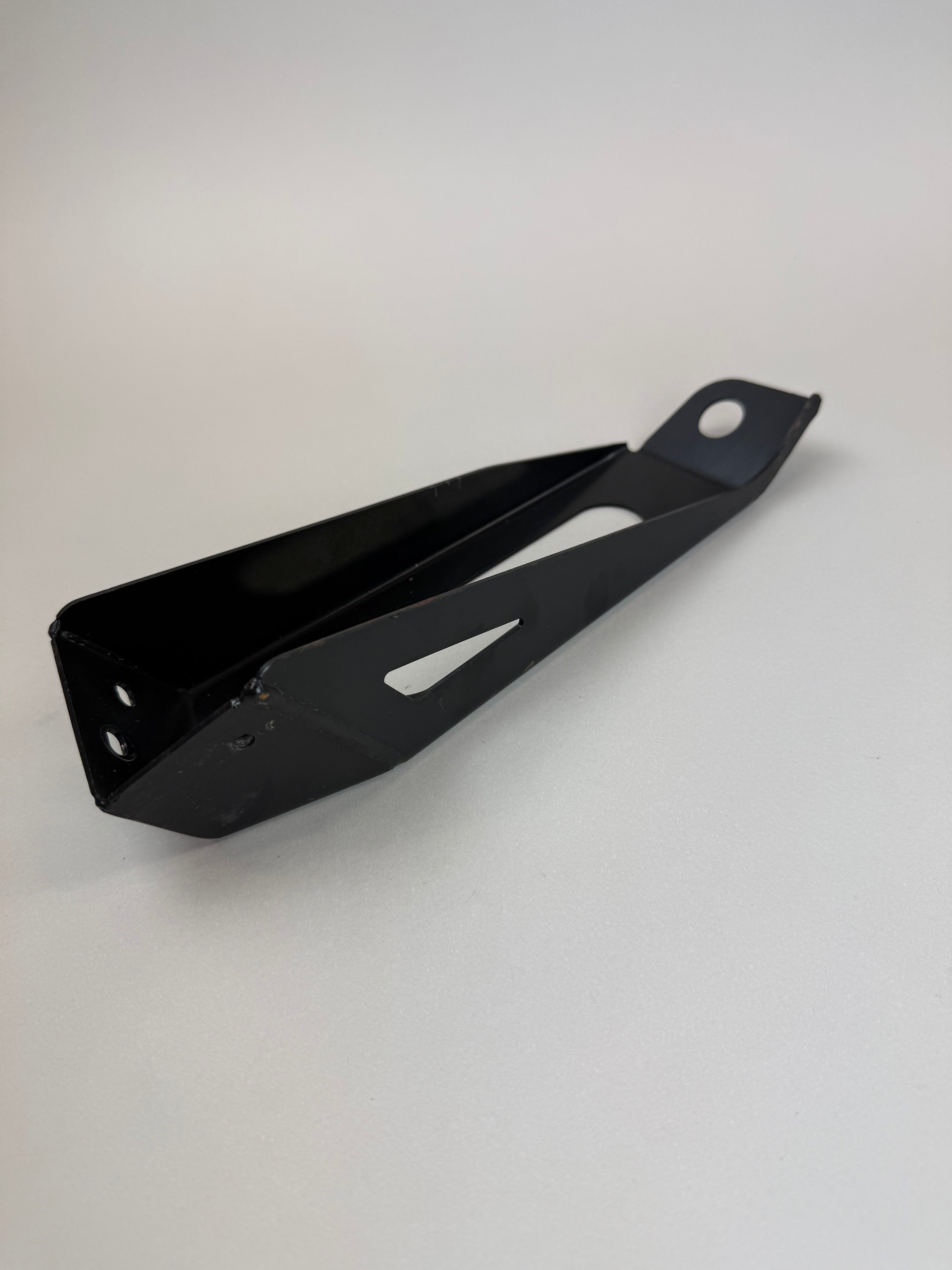 McLaren 570S 540C 570GT 600LT Lower Radiator Mounting Bracket OEM 11L0372CP