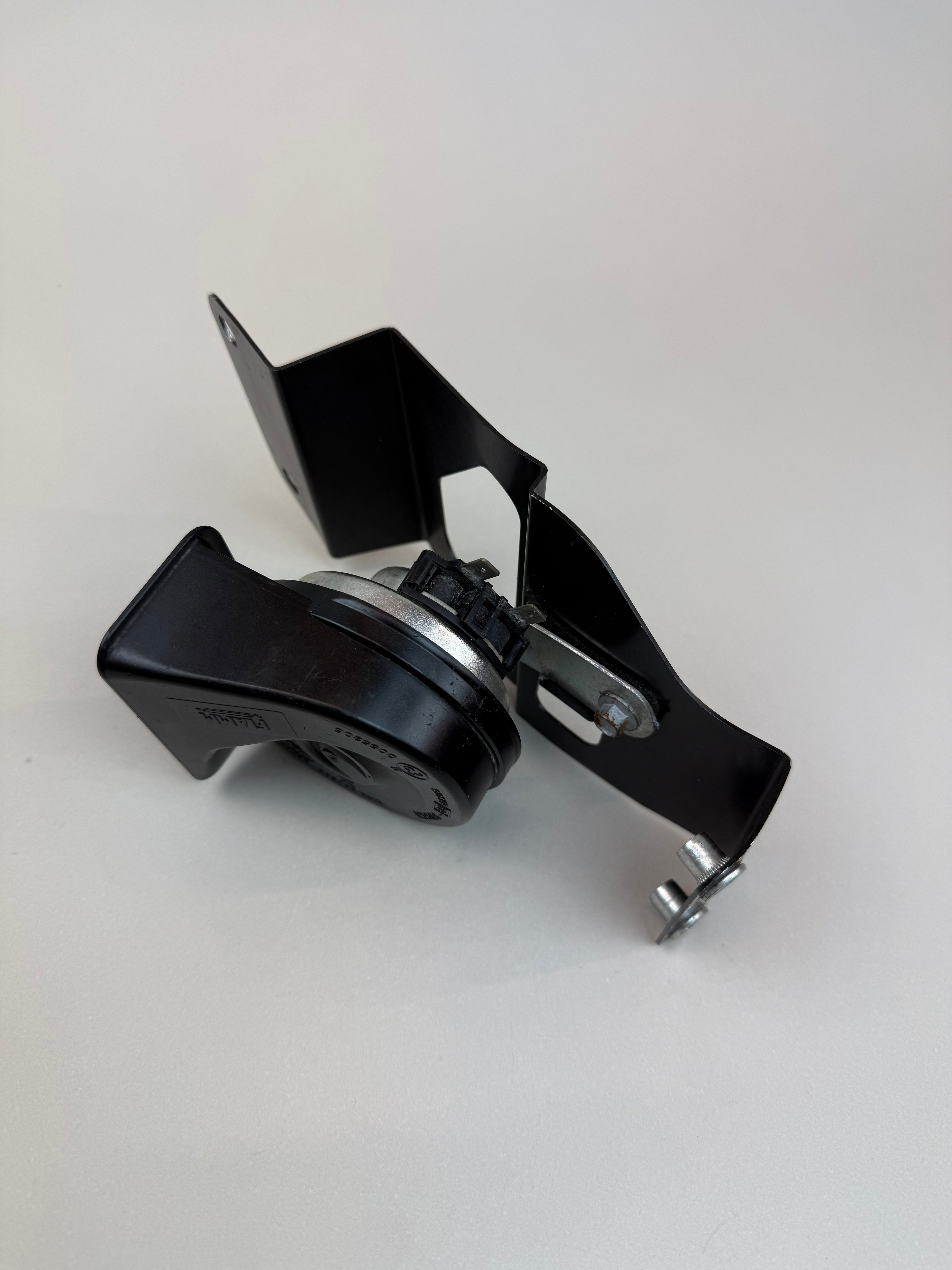 McLaren 570S 540C 570GT 600LT RH Right Horn Assembly w/ Mounting Bracket OEM 13A5742CP