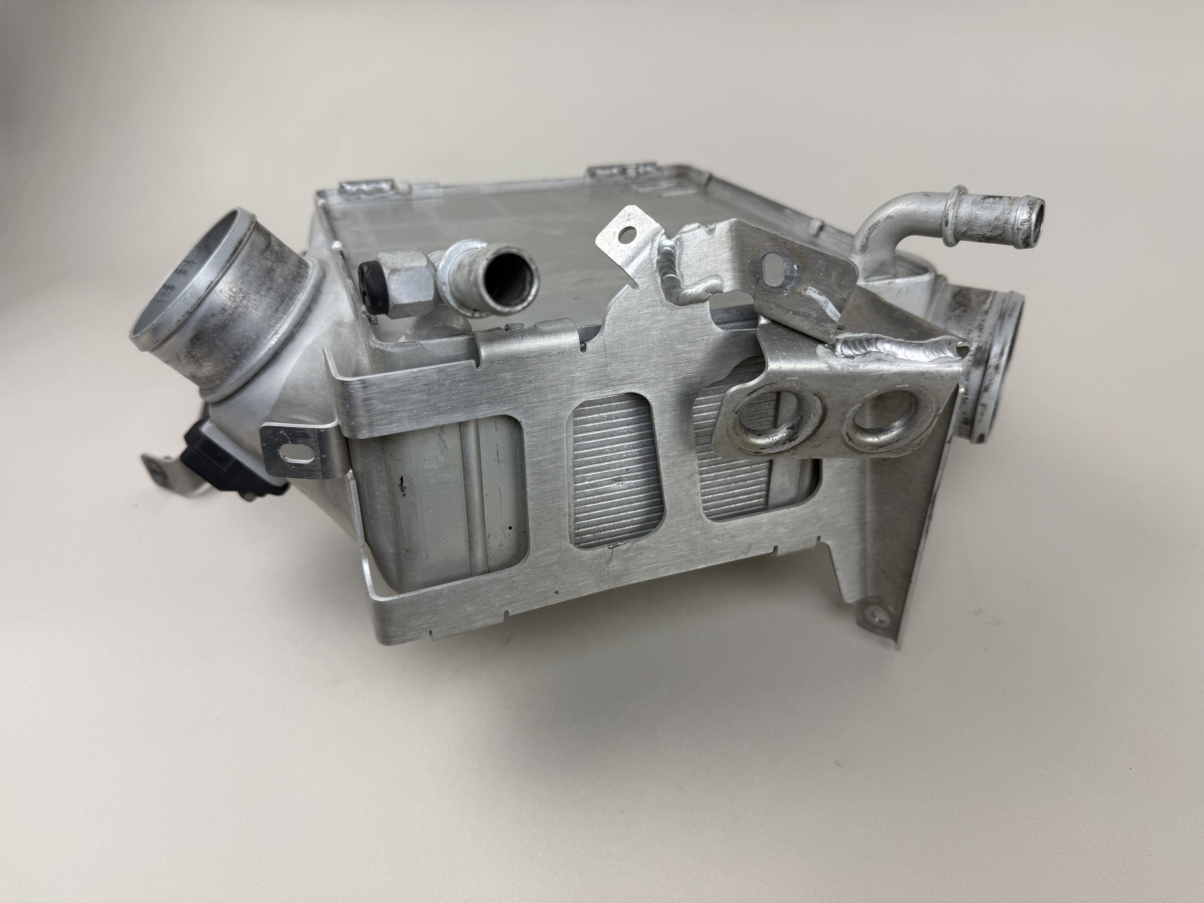 McLaren 570S 540C 570GT 600LT RH Right Intercooler Assembly OEM 13F0303CP