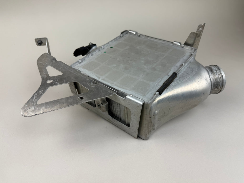 McLaren 570S 540C 570GT 600LT RH Right Intercooler Assembly OEM 13F0303CP
