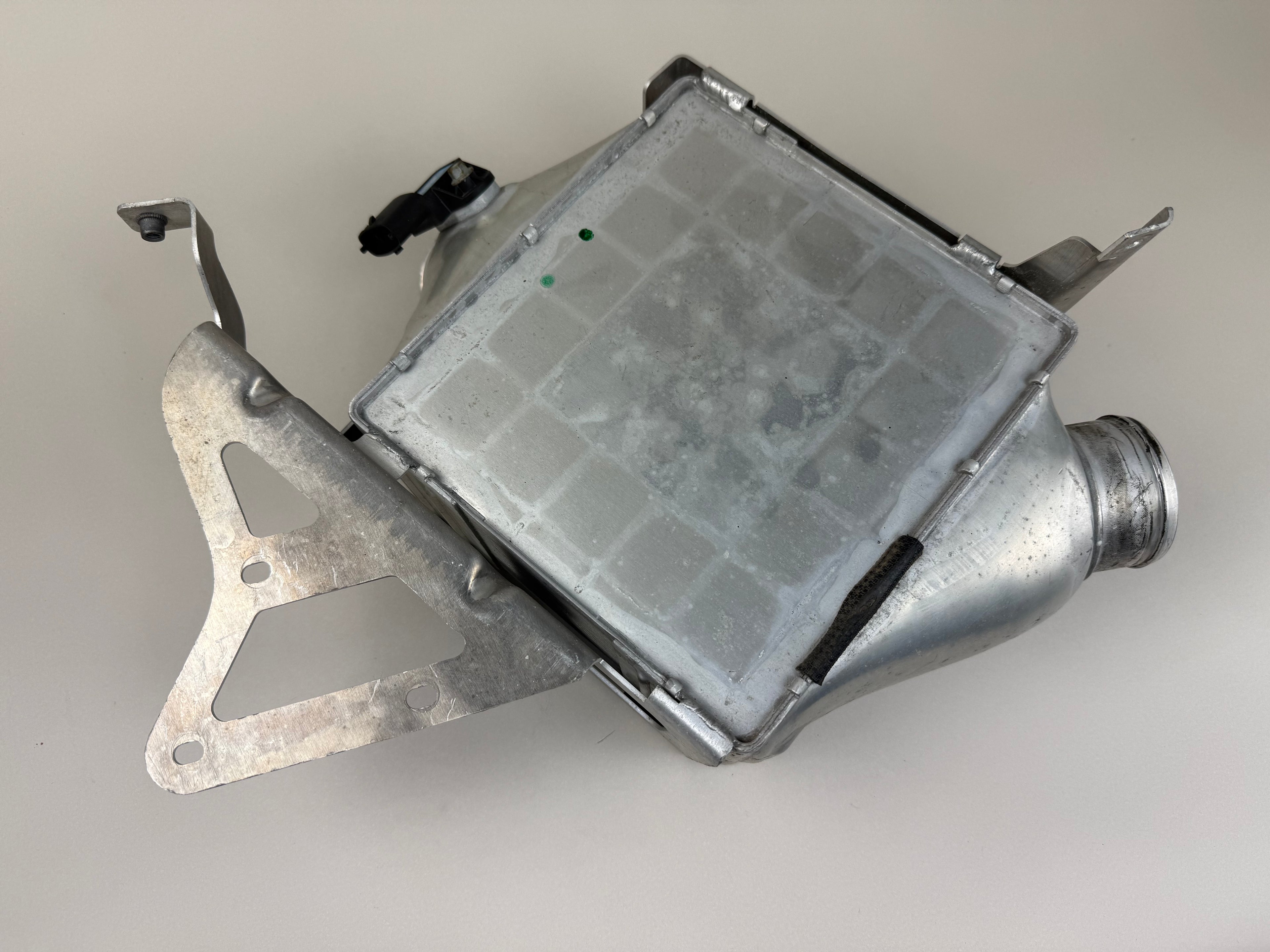 McLaren 570S 540C 570GT 600LT RH Right Intercooler Assembly OEM 13F0303CP