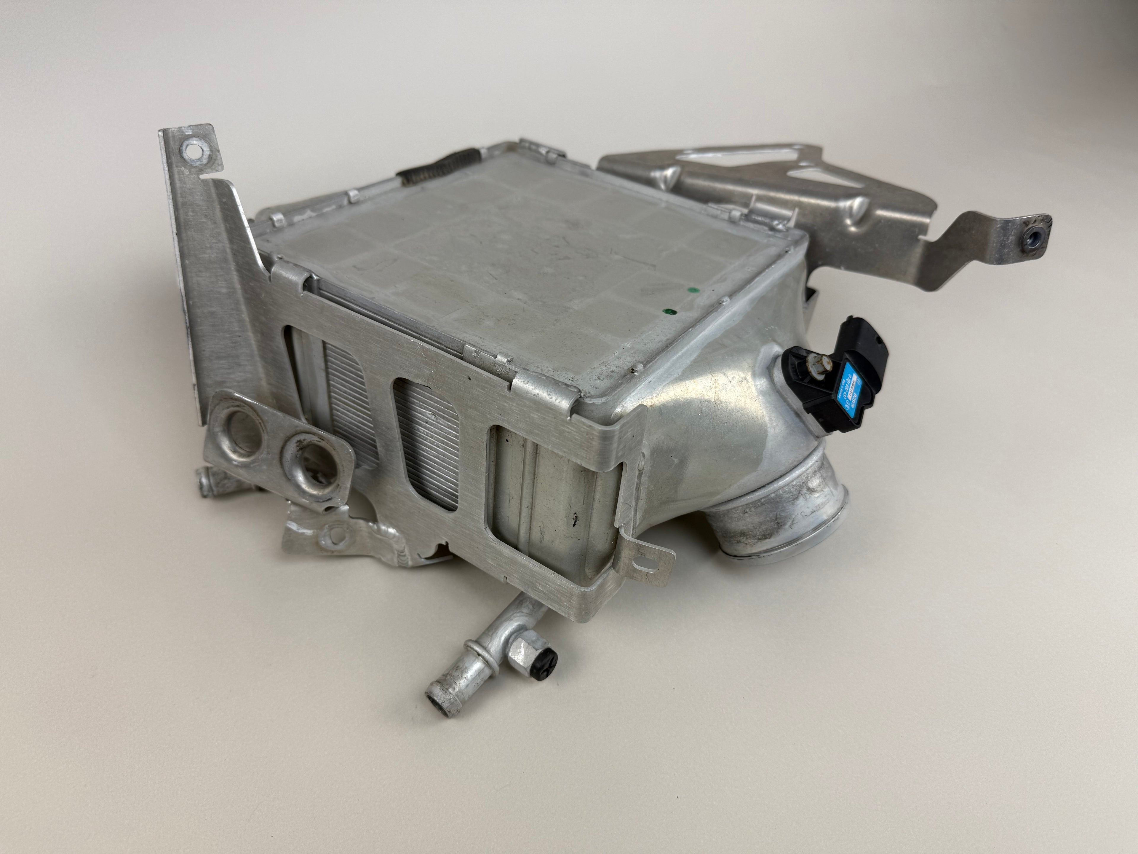 McLaren 570S 540C 570GT 600LT RH Right Intercooler Assembly OEM 13F0303CP
