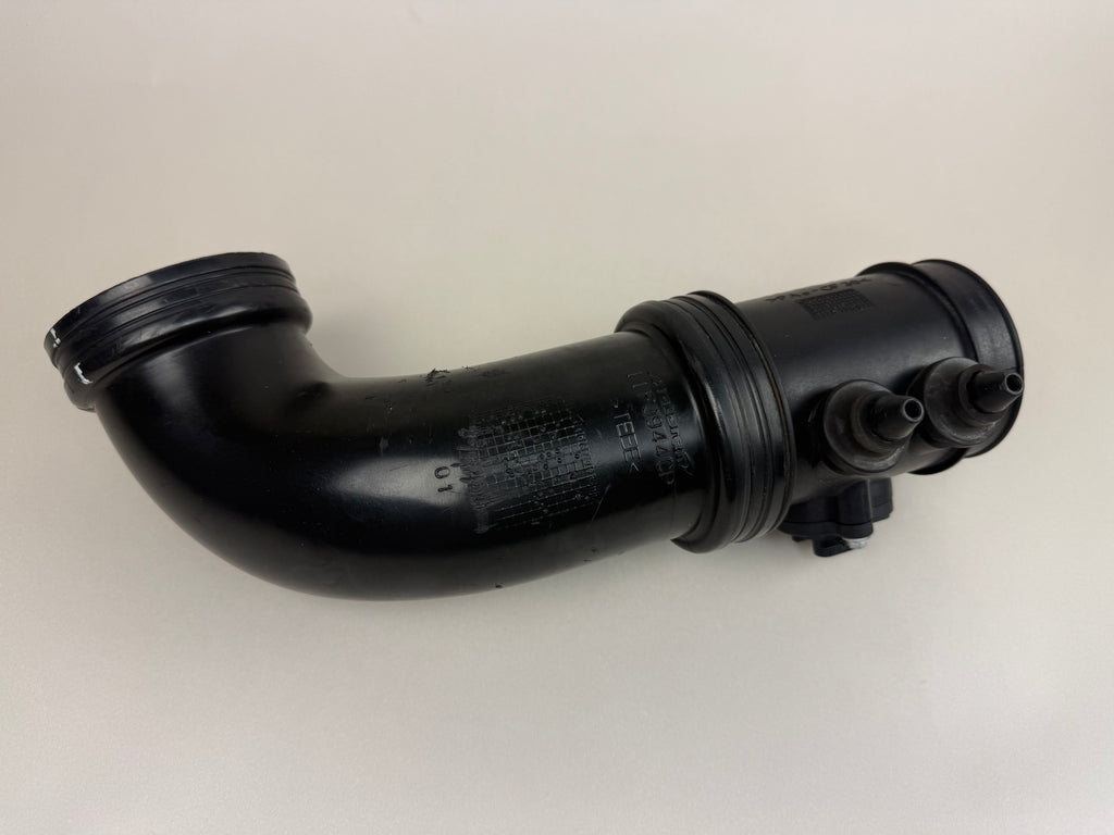 McLaren 570S 540C 570GT 600LT RH Right Rear Air Intake Pipe OEM 11F0246CP 11F0944CP