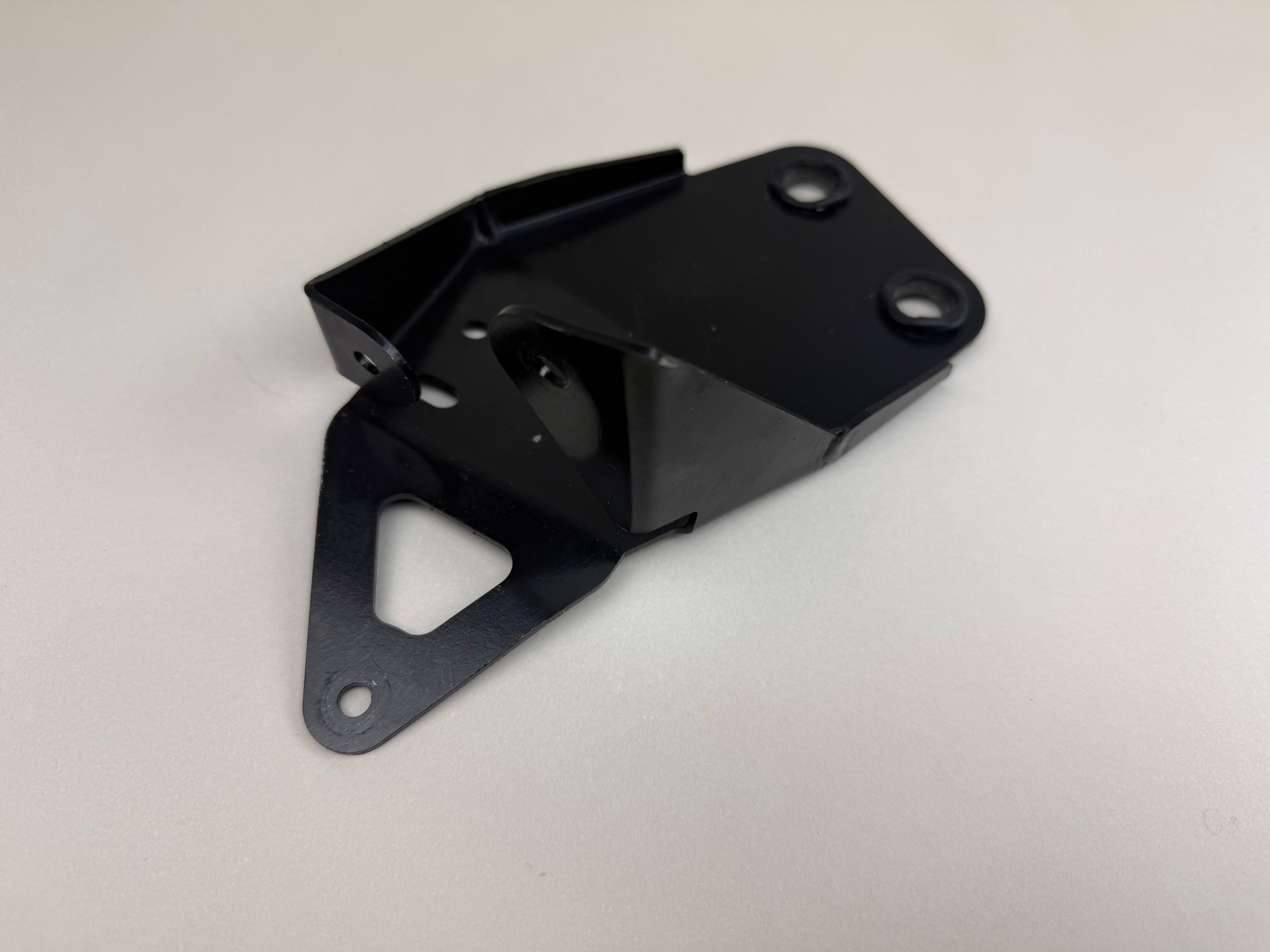 McLaren 570S 540C 570GT 600LT RH Right Upper Radiator Mount Bracket OEM 13L0206CP