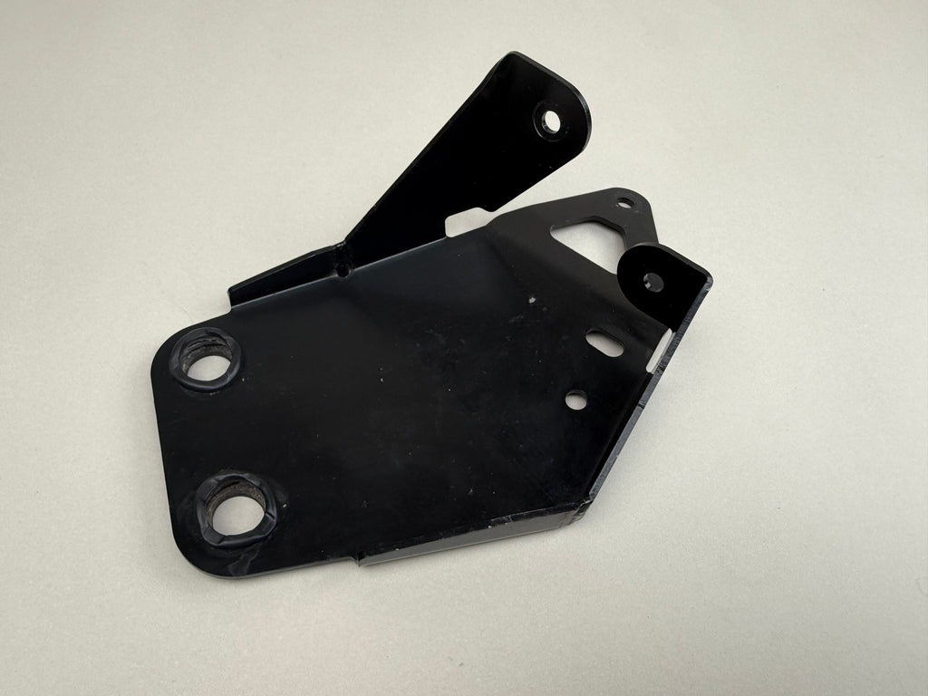 McLaren 570S 540C 570GT 600LT RH Right Upper Radiator Mount Bracket OEM 13L0206CP