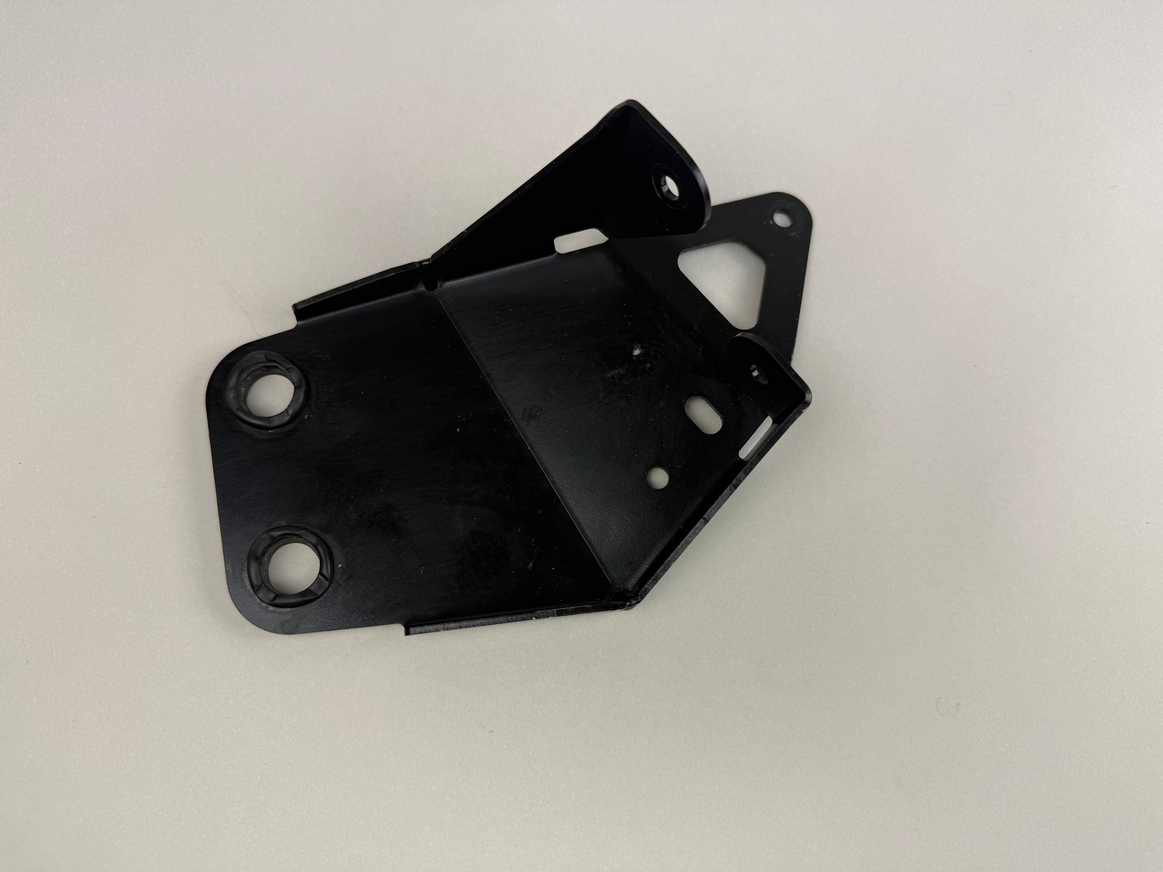 McLaren 570S 540C 570GT 600LT RH Right Upper Radiator Mount Bracket OEM 13L0206CP