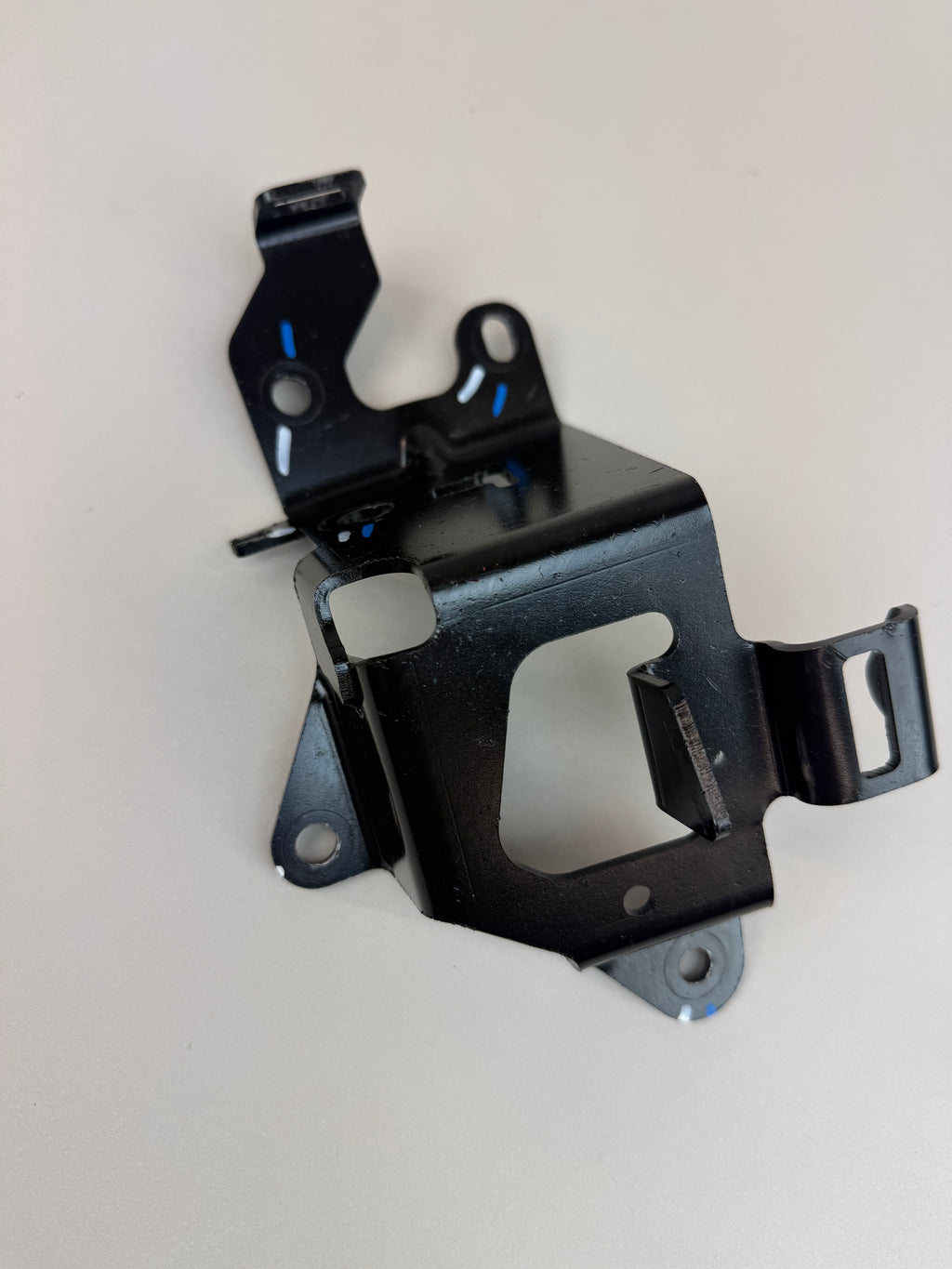McLaren 570S 540C 570GT 600LT RH Right Seat Belt Retractor Bracket 13N1993CP OEM