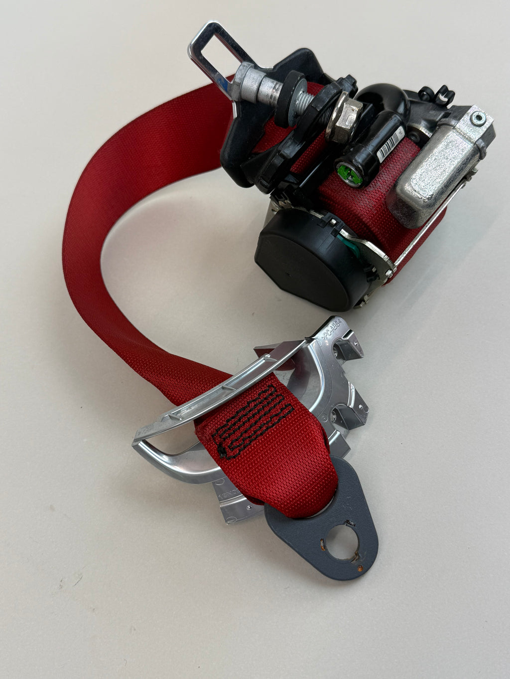 McLaren 570S 540C 570GT 600LT LH Left Red Seat Belt Retractor Assembly 11N4129CP OEM 2016-2021