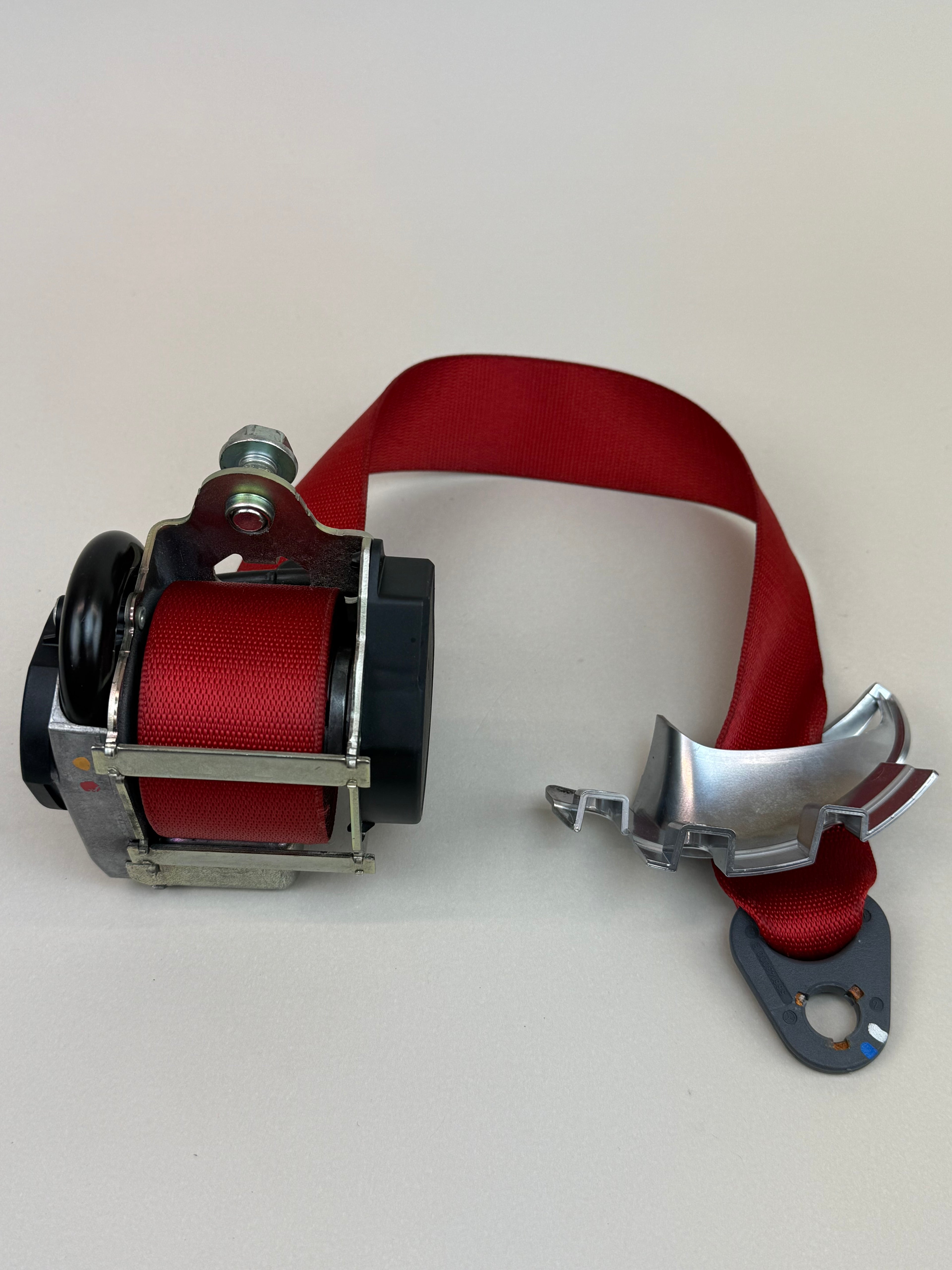 McLaren 570S 540C 570GT 600LT LH Left Red Seat Belt Retractor Assembly 11N4129CP OEM 2016-2021
