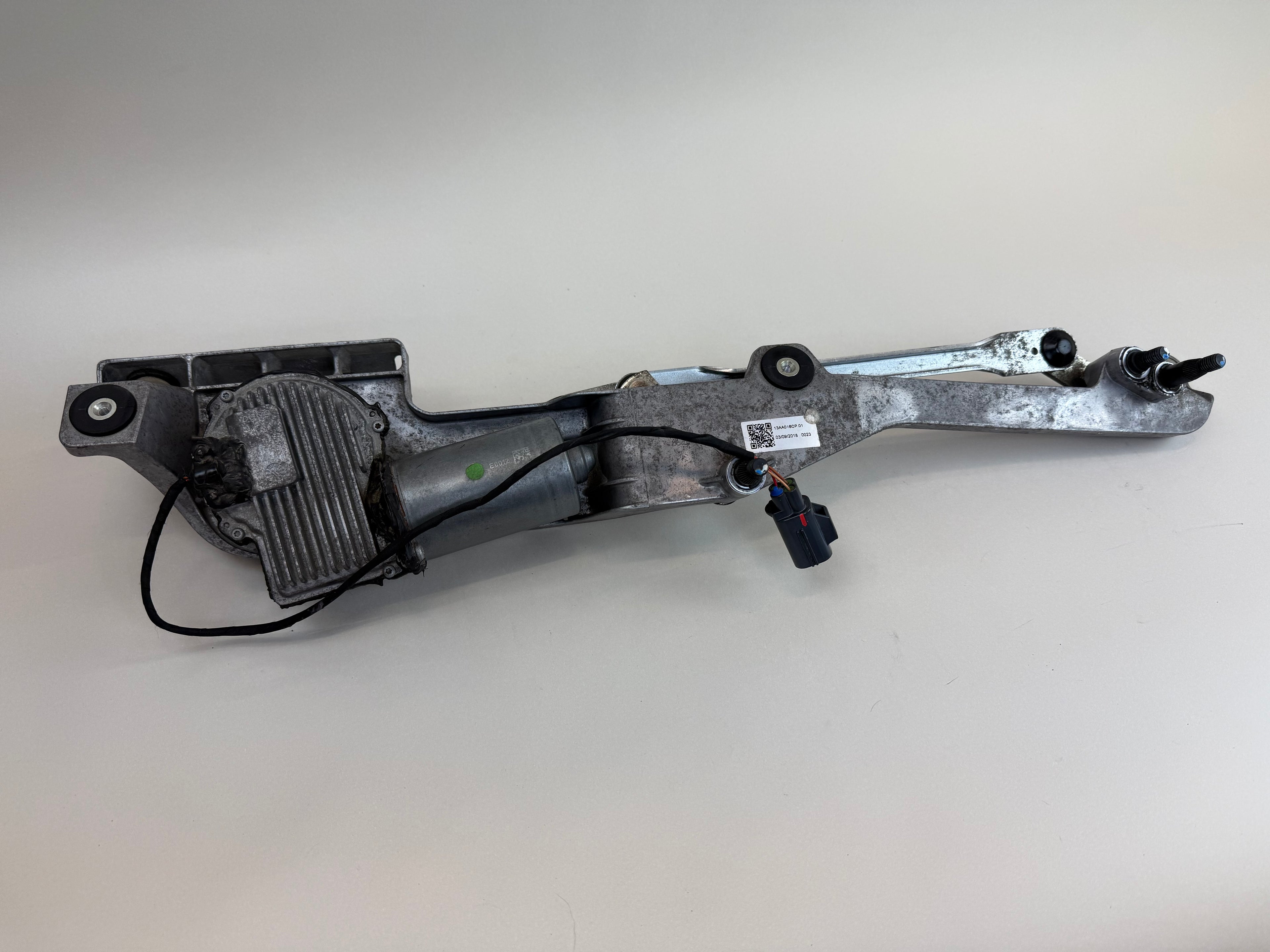 McLaren 570S 540C 570GT 600LT Windshield Wiper Motor & Linkage Assembly 13AA016CP OEM 2016-2021