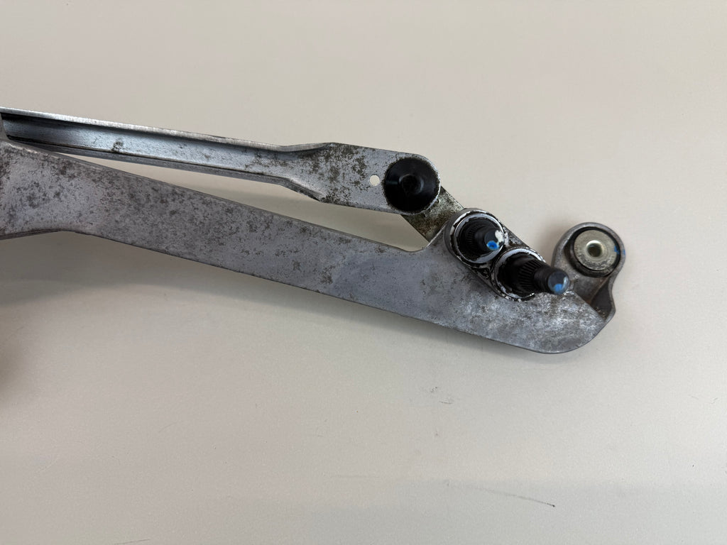 McLaren 570S 540C 570GT 600LT Windshield Wiper Motor & Linkage Assembly 13AA016CP OEM 2016-2021