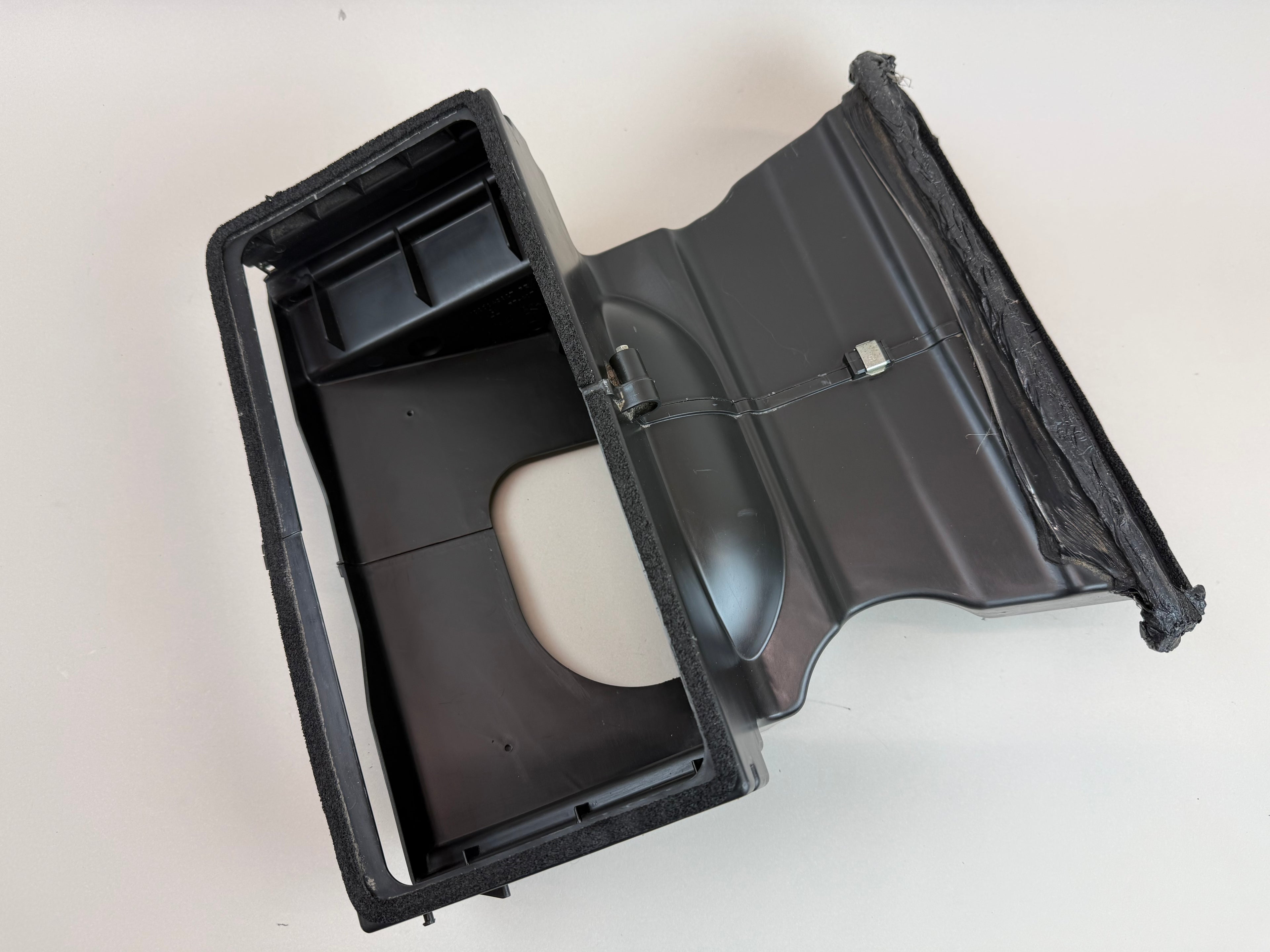 McLaren 570S 540C 570GT 600LT HVAC Inlet Blower Motor Housing 13A4013CP OEM 2016-2021