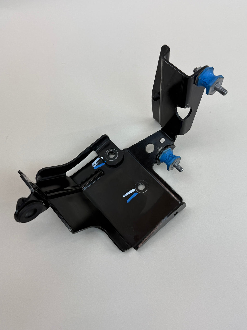 McLaren 570S 540C 570GT 600LT Power Steering Hydraulic Pump Mount Bracket 14DA020CP OEM 2016-2021