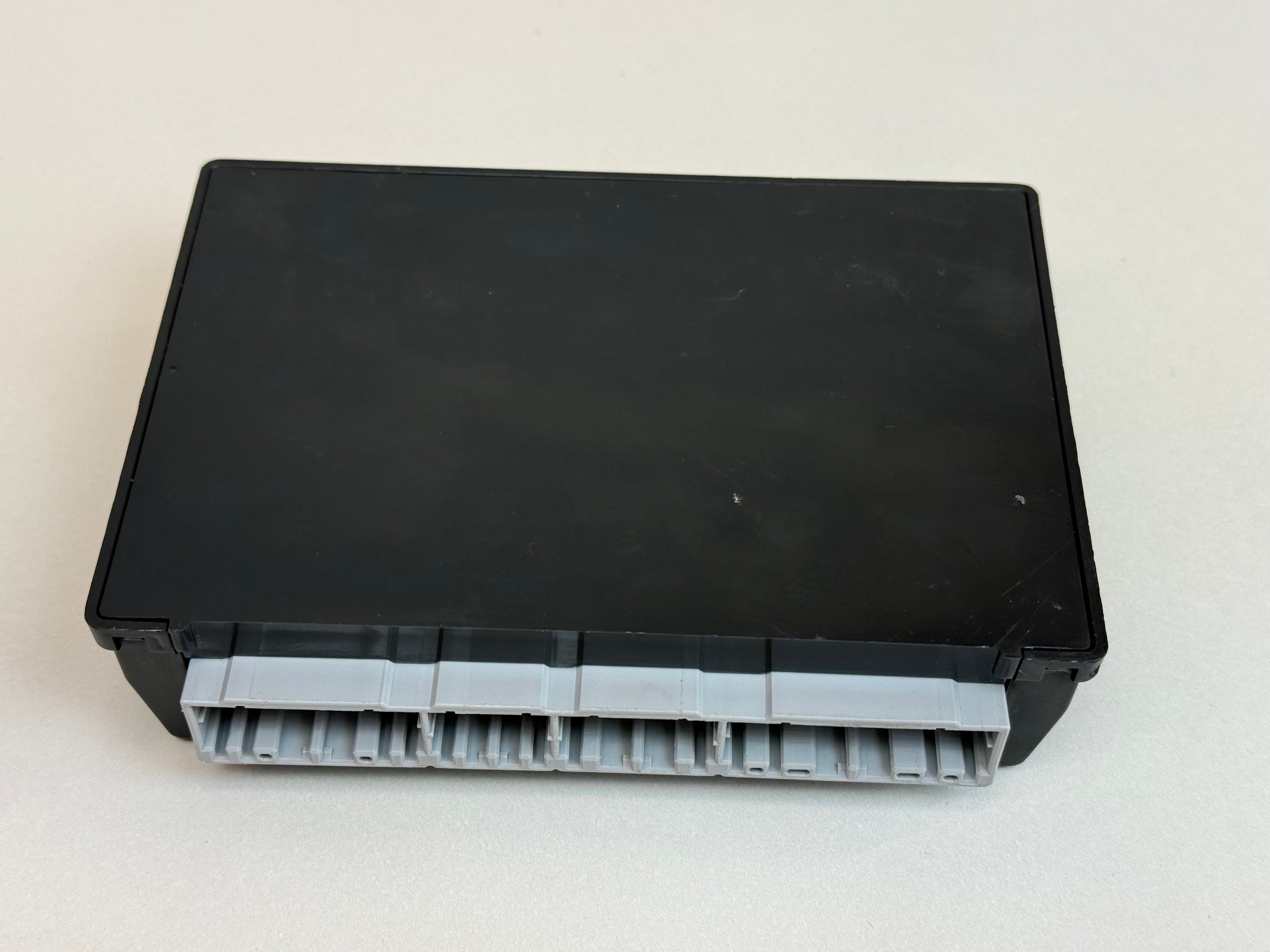 McLaren 570S 540C 570GT 600LT RH SCUG Control Module 11M2701CP OEM 2016-2021