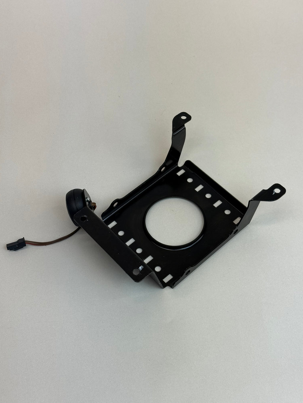 McLaren 570S 540C 570GT 600LT Radio Amplifier Mount Bracket 11M0503CP OEM 2016-2021