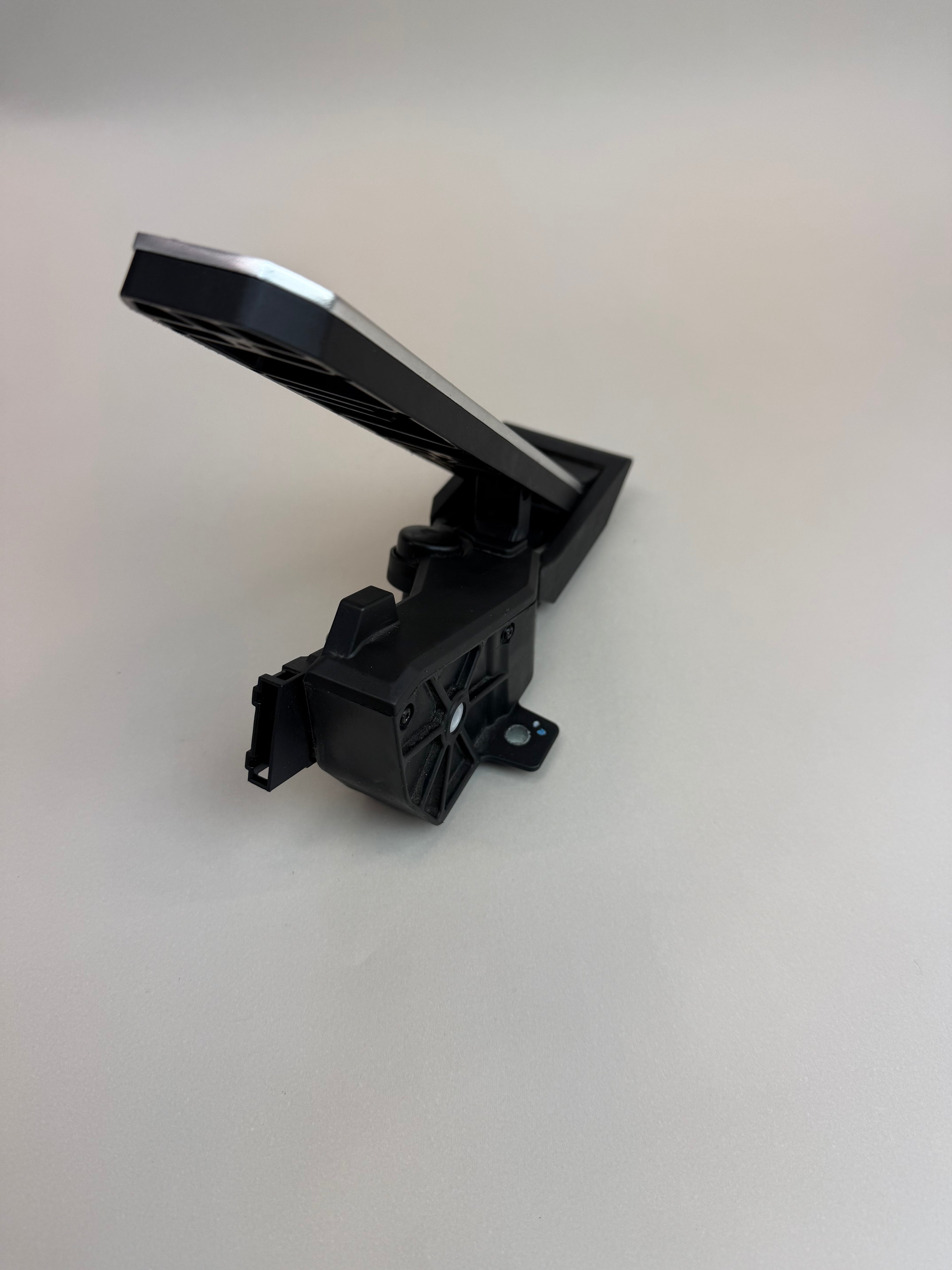 McLaren 570S 540C 570GT 600LT Accelerator Gas Pedal Assembly 11CA002CP OEM 2016-2021