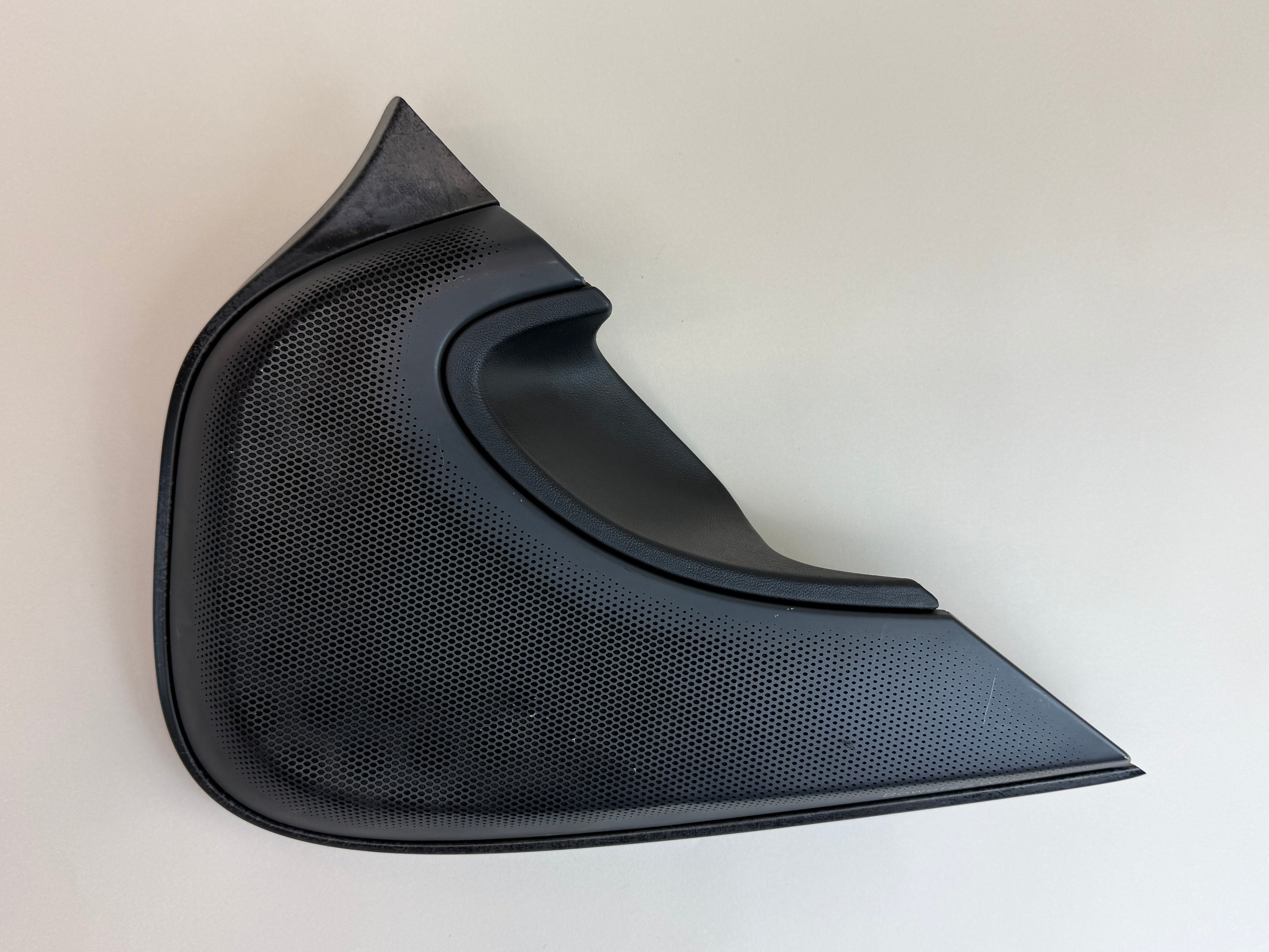 McLaren 570S 540C 570GT 600LT Right RH Dash Speaker Cover Trim Panel 13N0534CP OEM 2016-2021