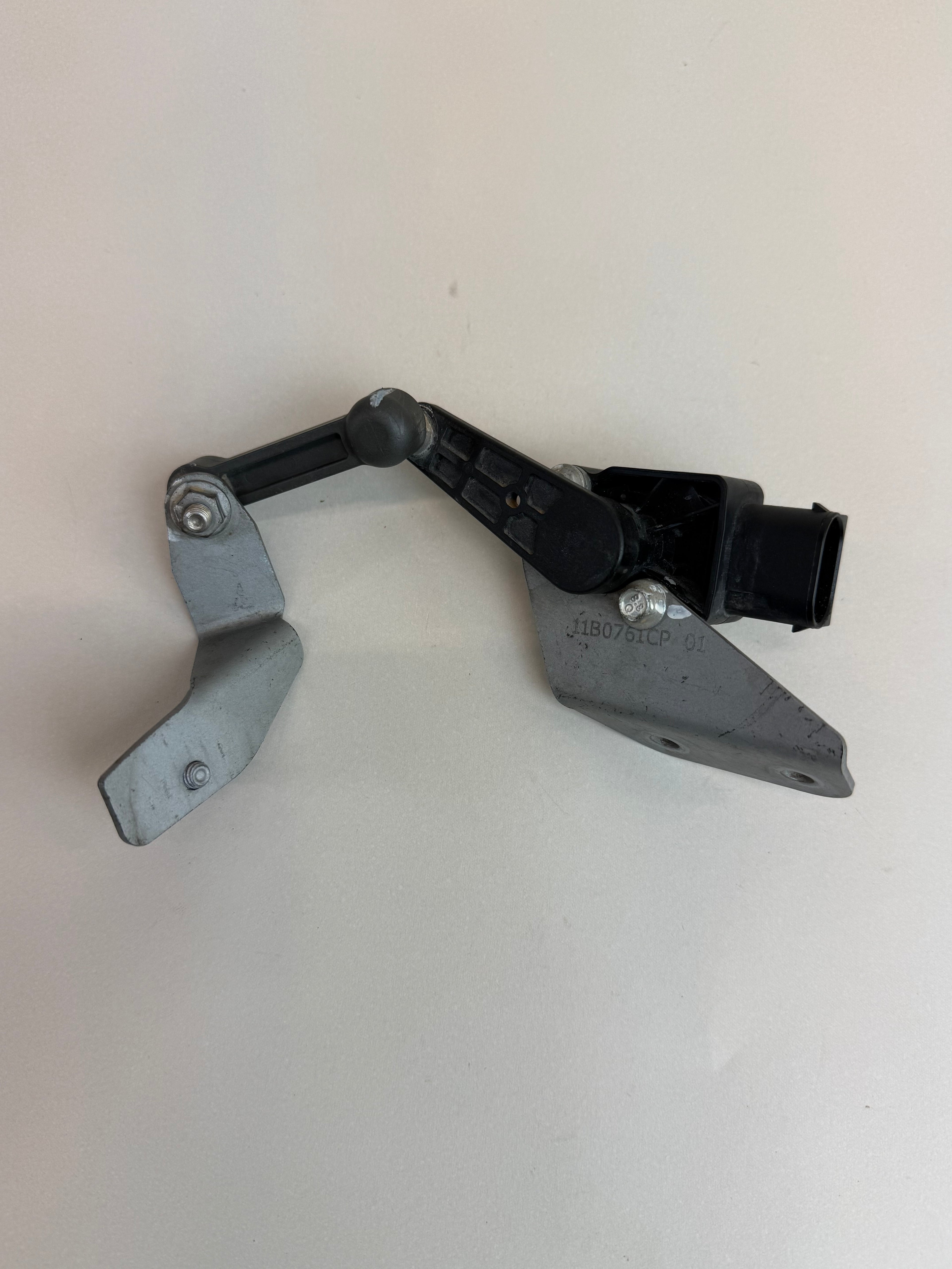 McLaren 570S 540C 570GT 600LT Suspension Ride Height Level Sensor 13B0681CP.01 OEM