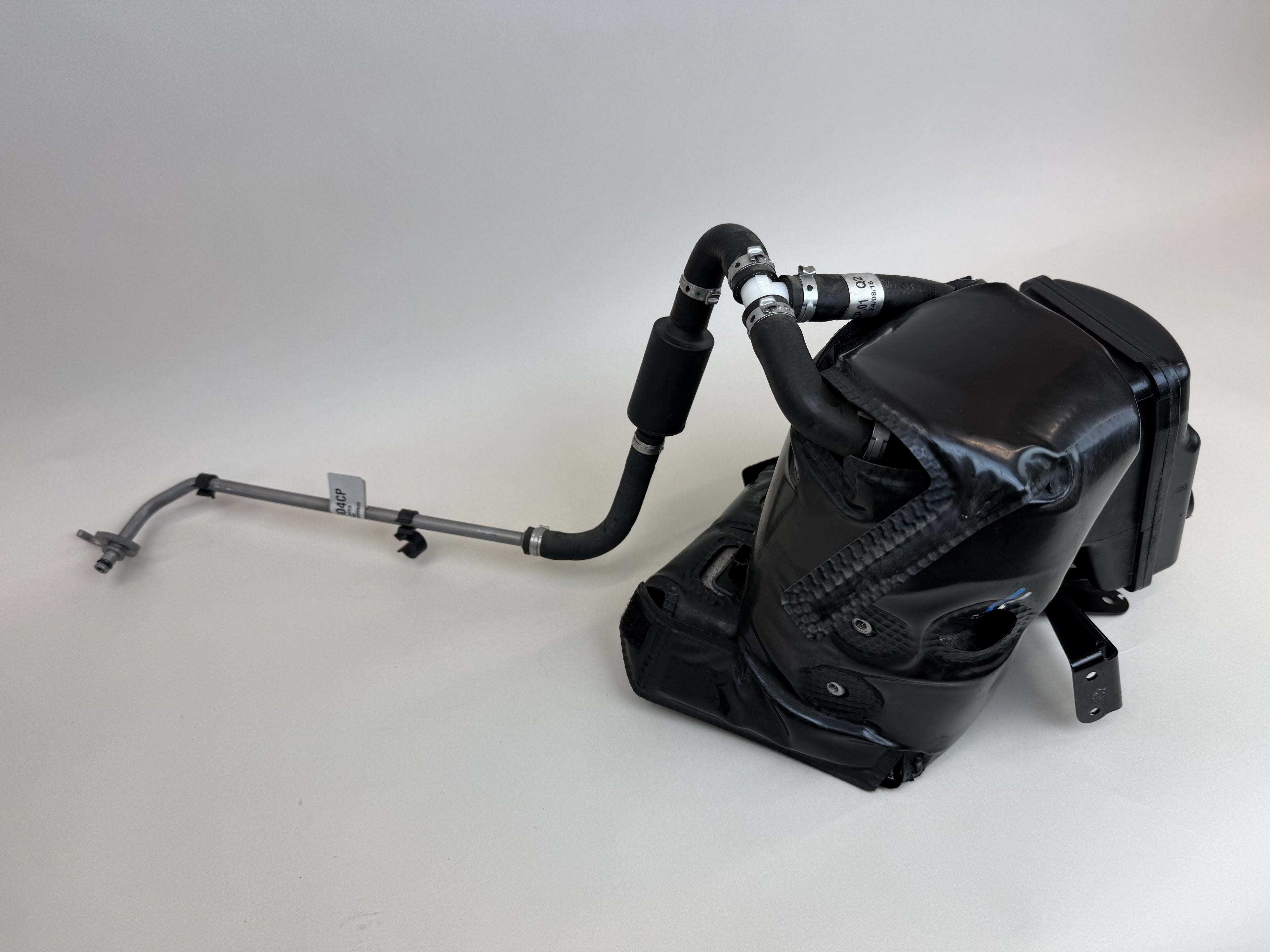 McLaren MP4-12C 650S 570S 540C 570GT 600LT 720S Insulated Fuel Vapor Charcoal Canister Assembly 11K0057CP OEM