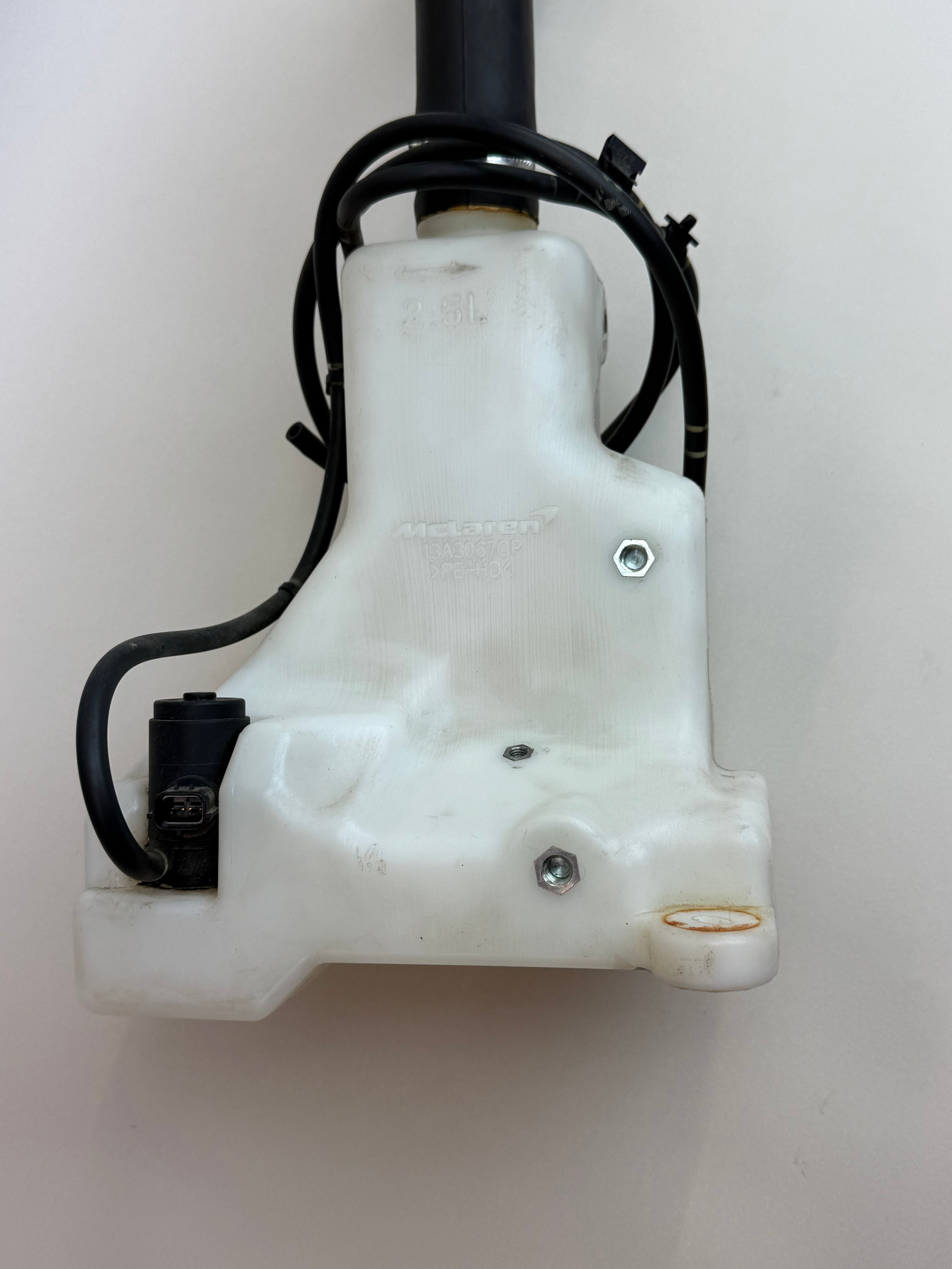 McLaren 570S 540C 570GT Windshield Washer Reservoir Bottle Assembly 13A3067CP 2016-2021