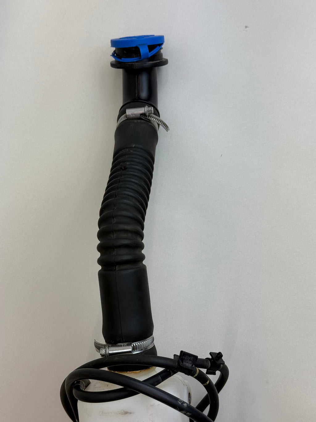 McLaren 570S 540C 570GT Windshield Washer Reservoir Bottle Assembly 13A3067CP 2016-2021