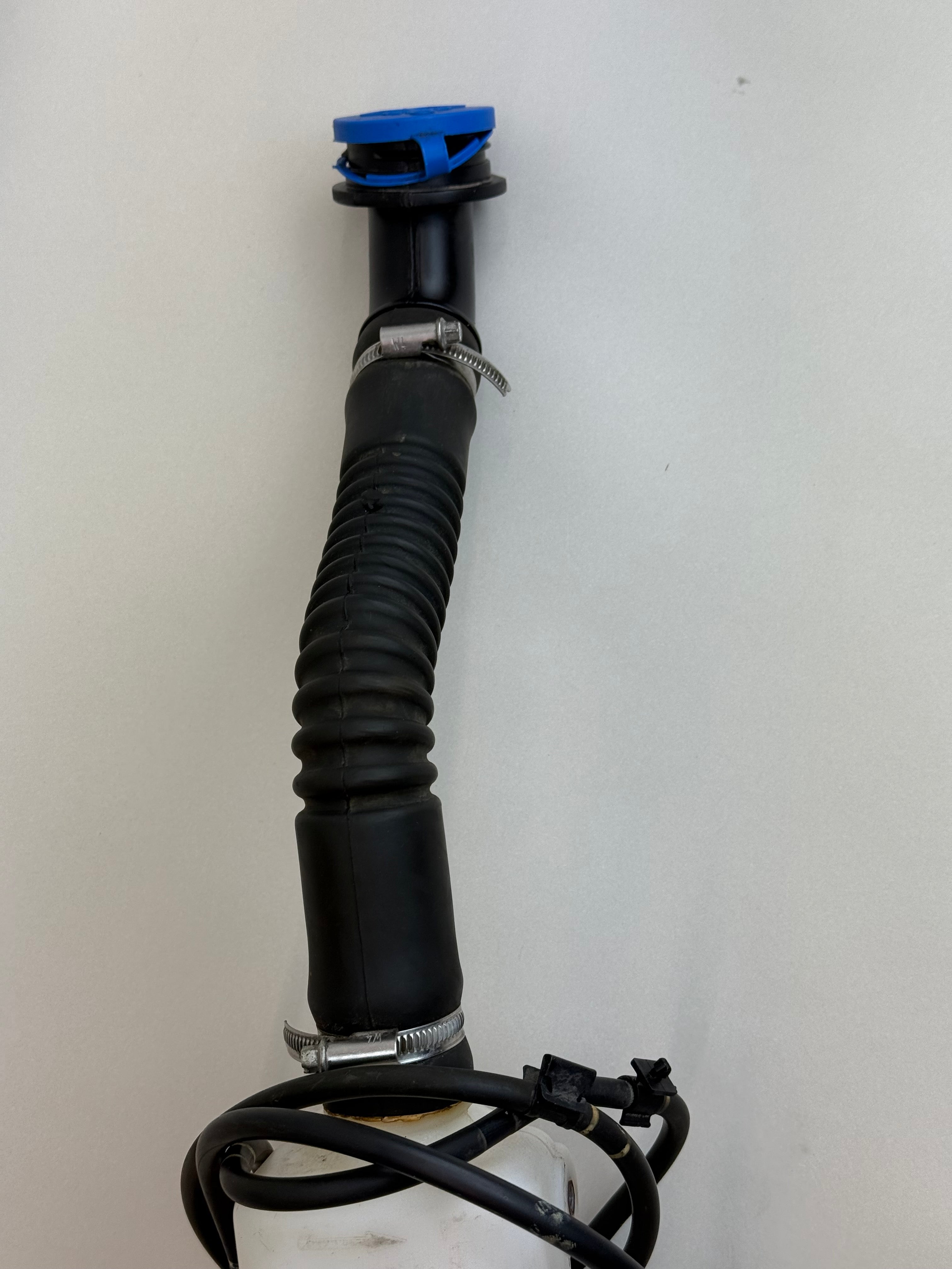 McLaren 570S 540C 570GT Windshield Washer Reservoir Bottle Assembly 13A3067CP 2016-2021