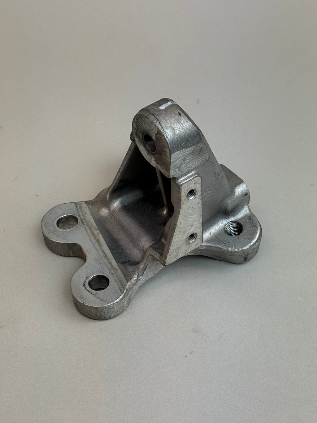 McLaren 570S 540C 570GT LH Left Shock Strut Mount Bracket 11A7142CP.02 11A7431CP