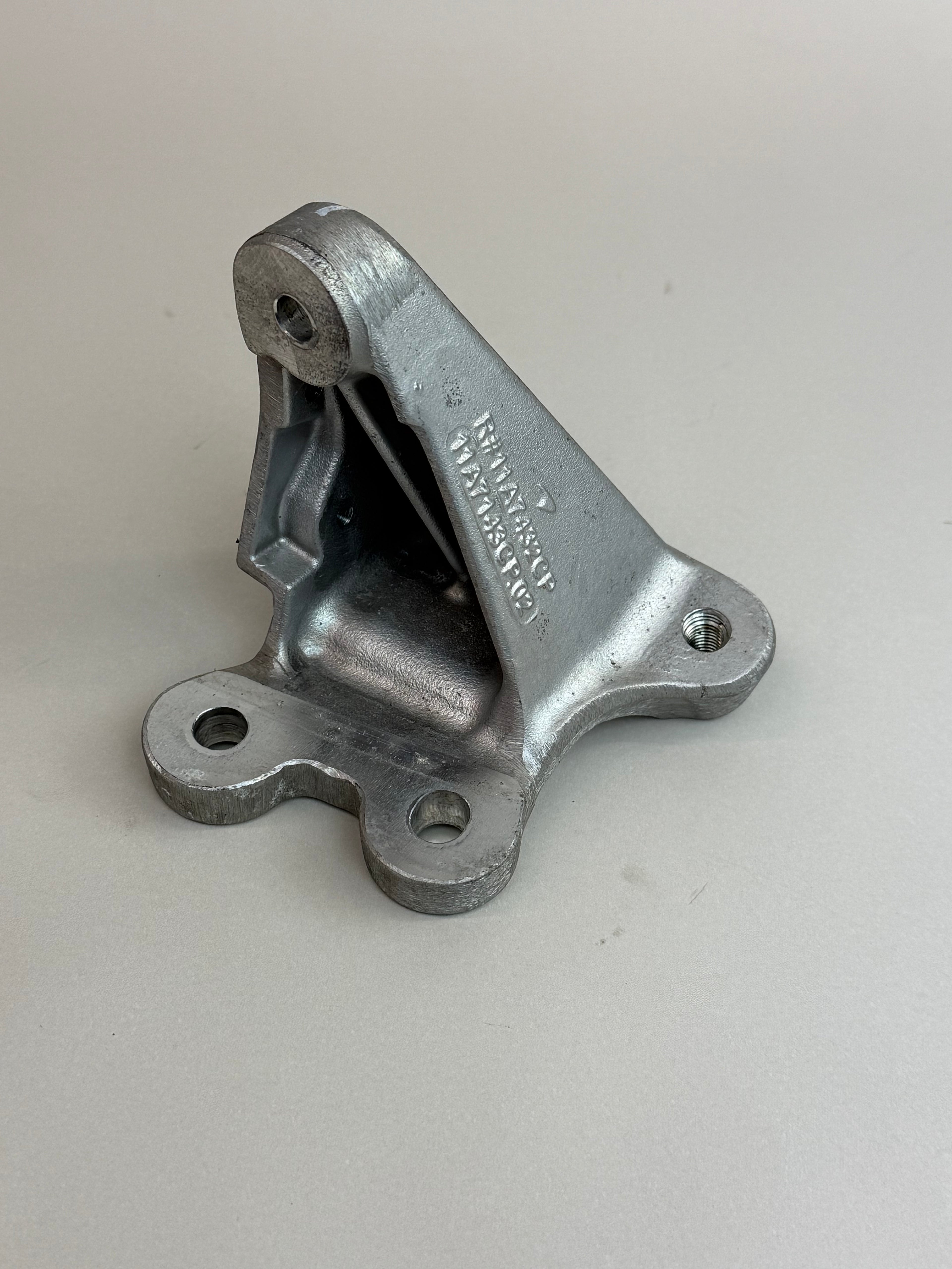 McLaren 570S 540C 570GT RH Right Shock Strut Mount Bracket 11A7143CP.02 11A7432CP