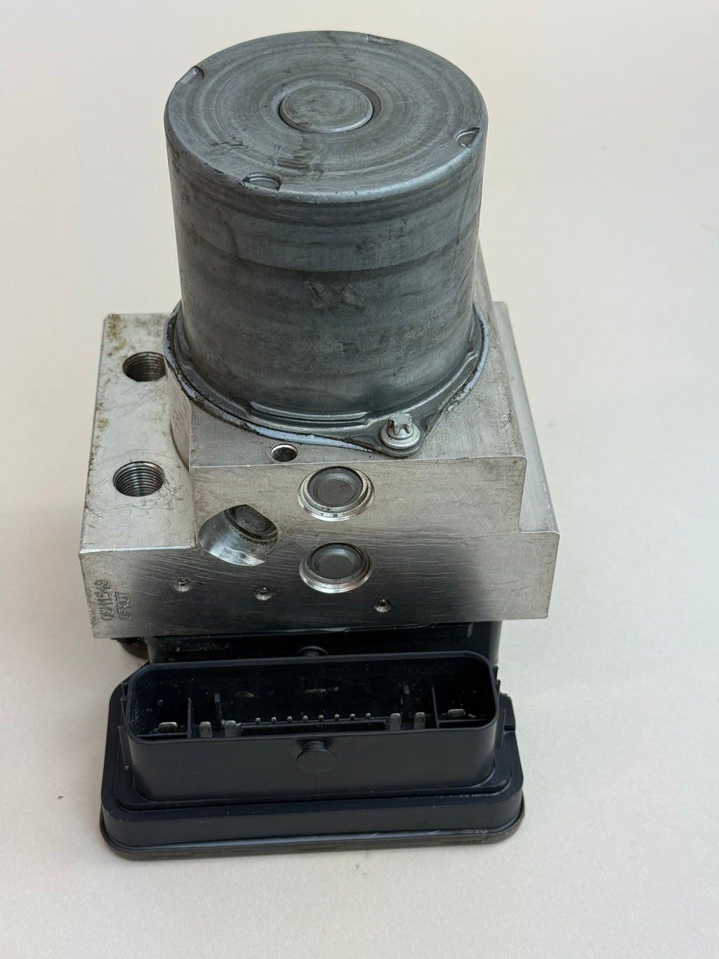 McLaren 570S 540C 570GT ABS Brake Control Module Pump Assembly 13C0144CP.01 Bosch 0265954390