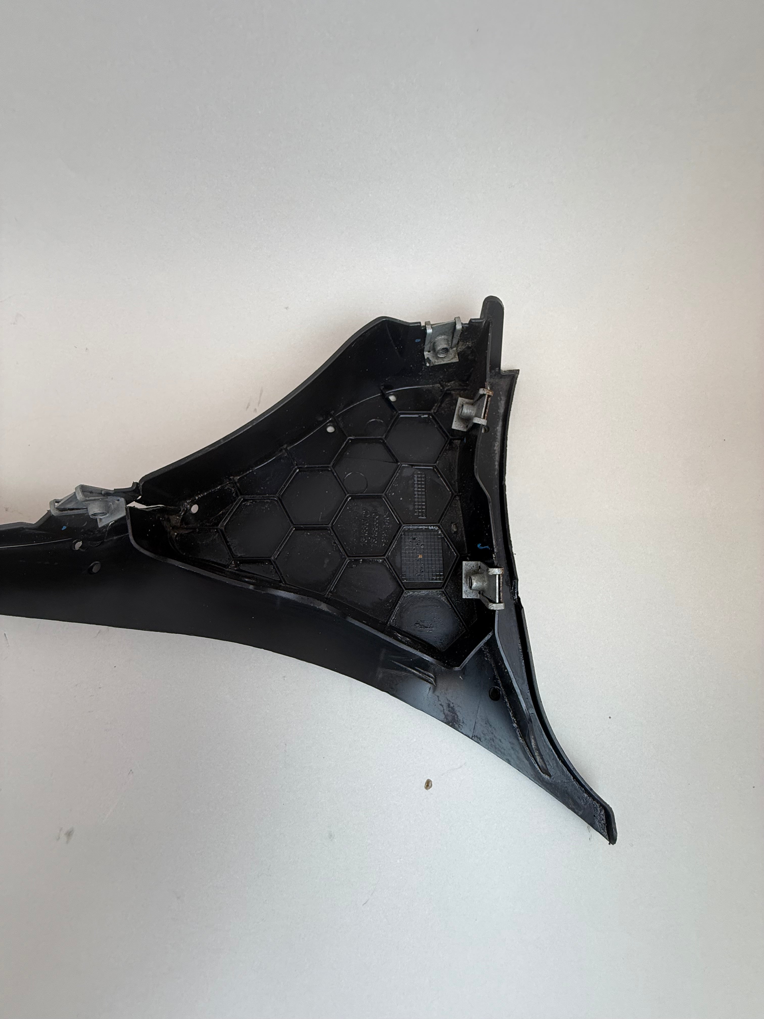 McLaren 570S 540C 570GT RH Lower Door Trim Panel 13A3857CP 13A3855CP 2016-2021 DAMAGED