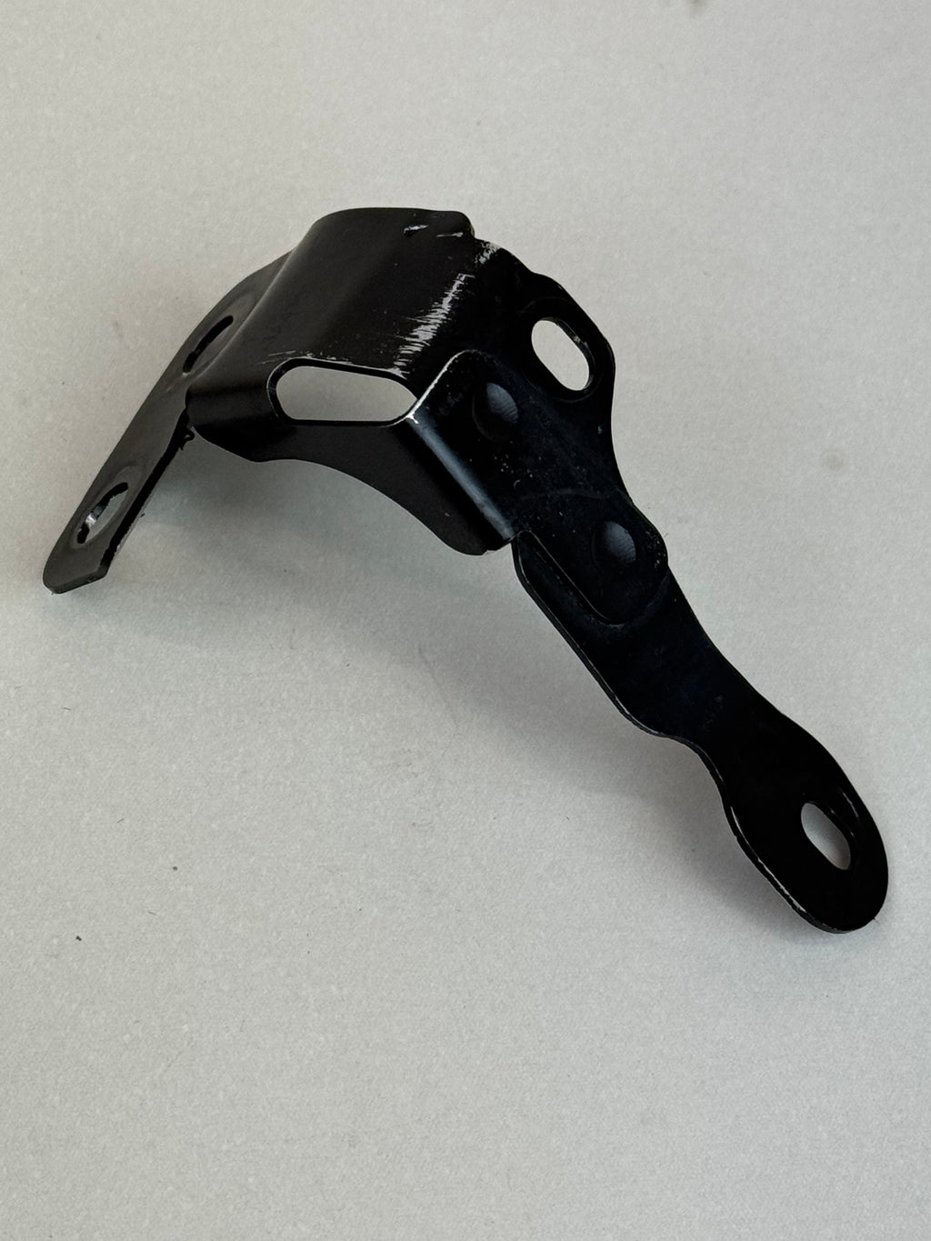 McLaren 570S 540C 570GT RH Right Front Fender Mounting Bracket 13A4703CP 2016-2021