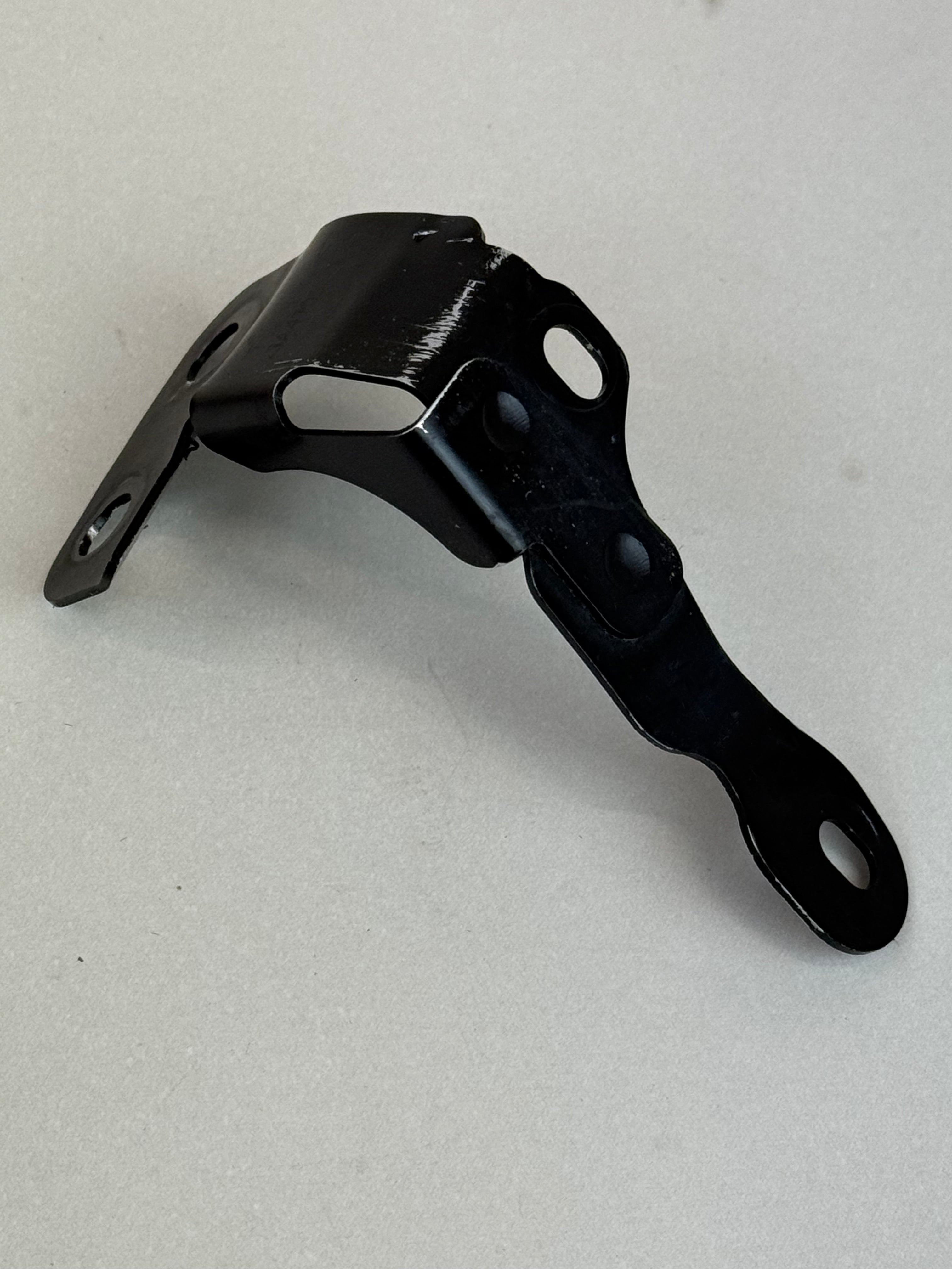 McLaren 570S 540C 570GT RH Right Front Fender Mounting Bracket 13A4703CP 2016-2021