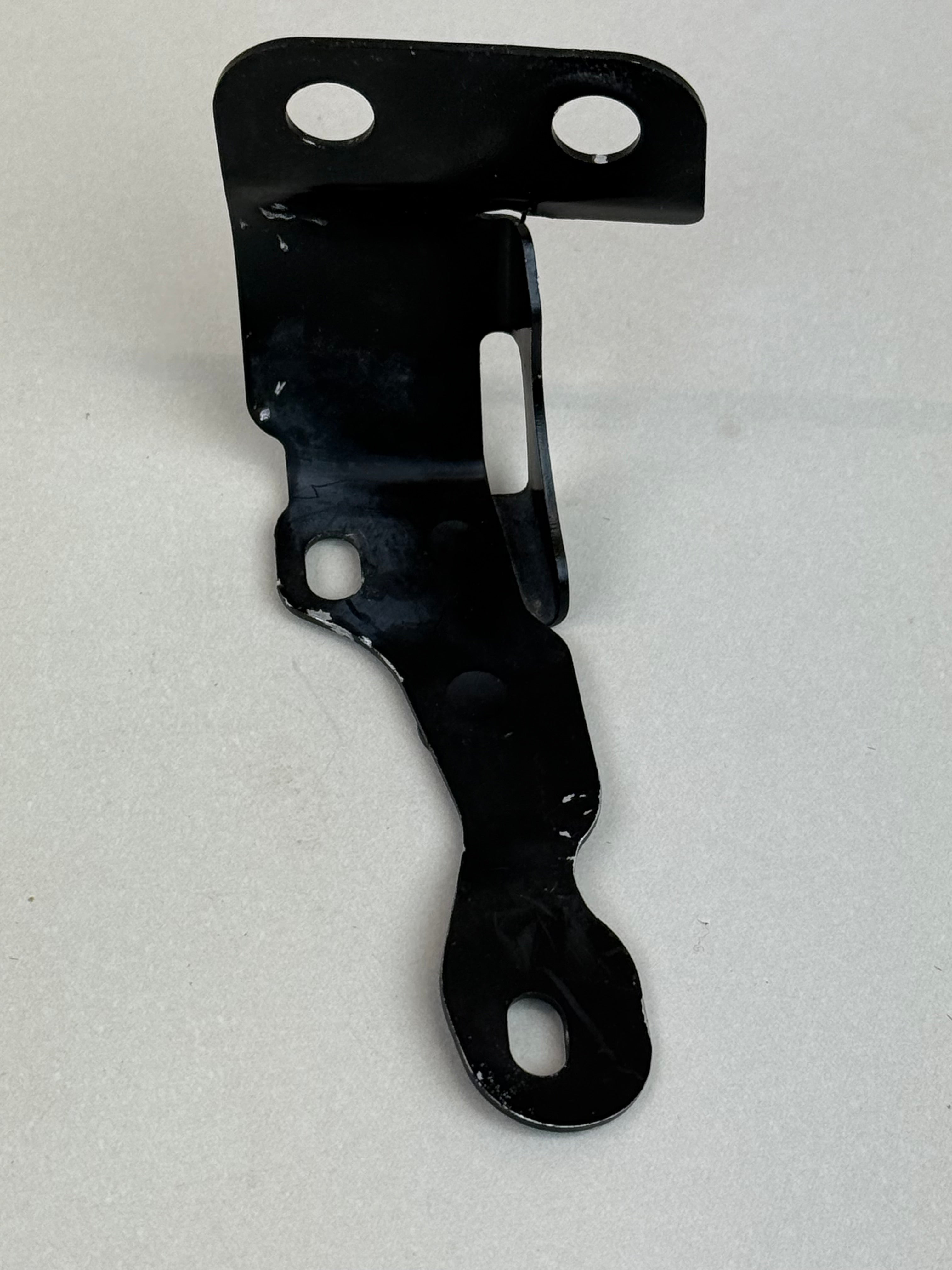 McLaren 570S 540C 570GT RH Right Front Fender Mounting Bracket 13A4703CP 2016-2021