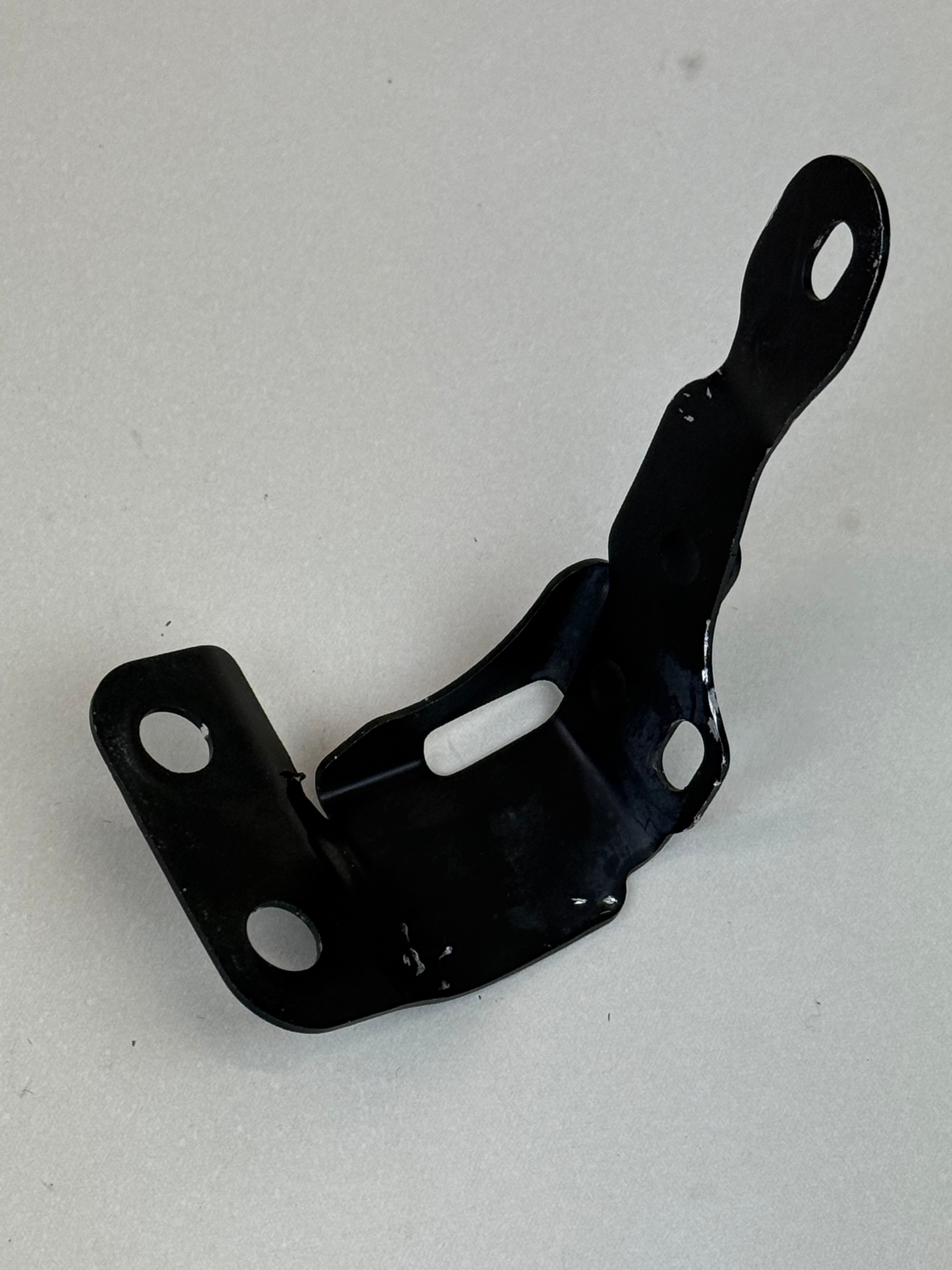 McLaren 570S 540C 570GT RH Right Front Fender Mounting Bracket 13A4703CP 2016-2021