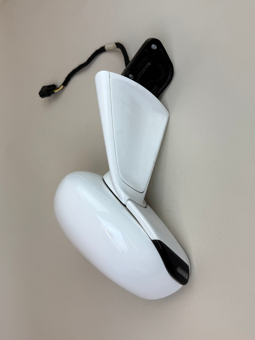 McLaren 570S 540C 570GT RH Right Exterior Side Mirror Assembly White 13A2058CP 2016-2021