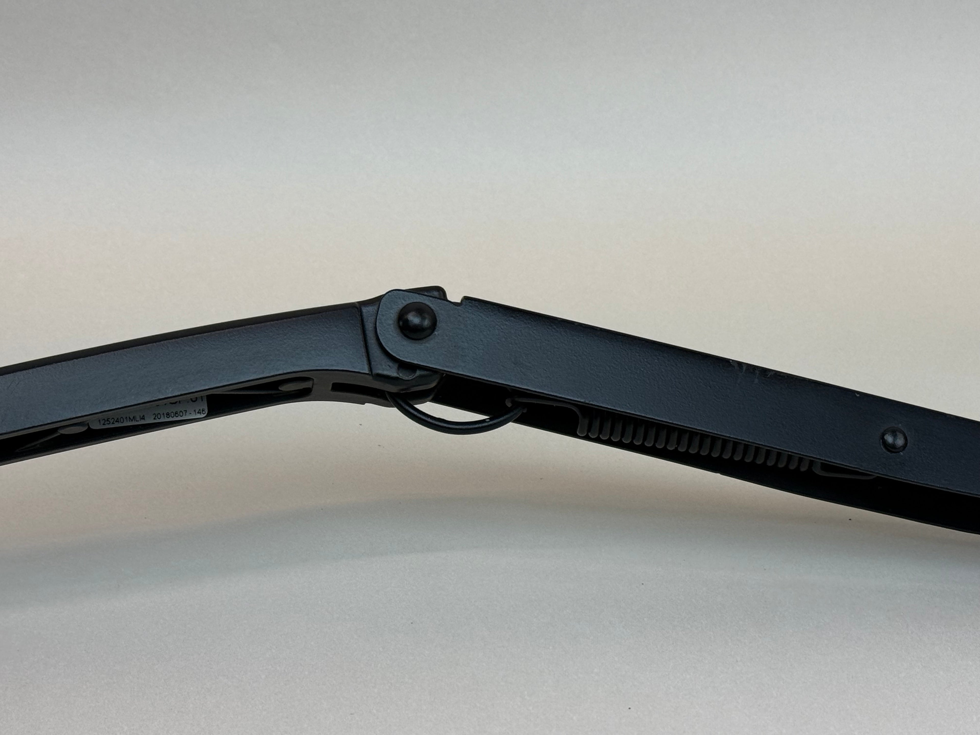 McLaren 570S 540C 570GT RH Right Windshield Wiper Arm Assembly 13A5861CP.01 2016-2021