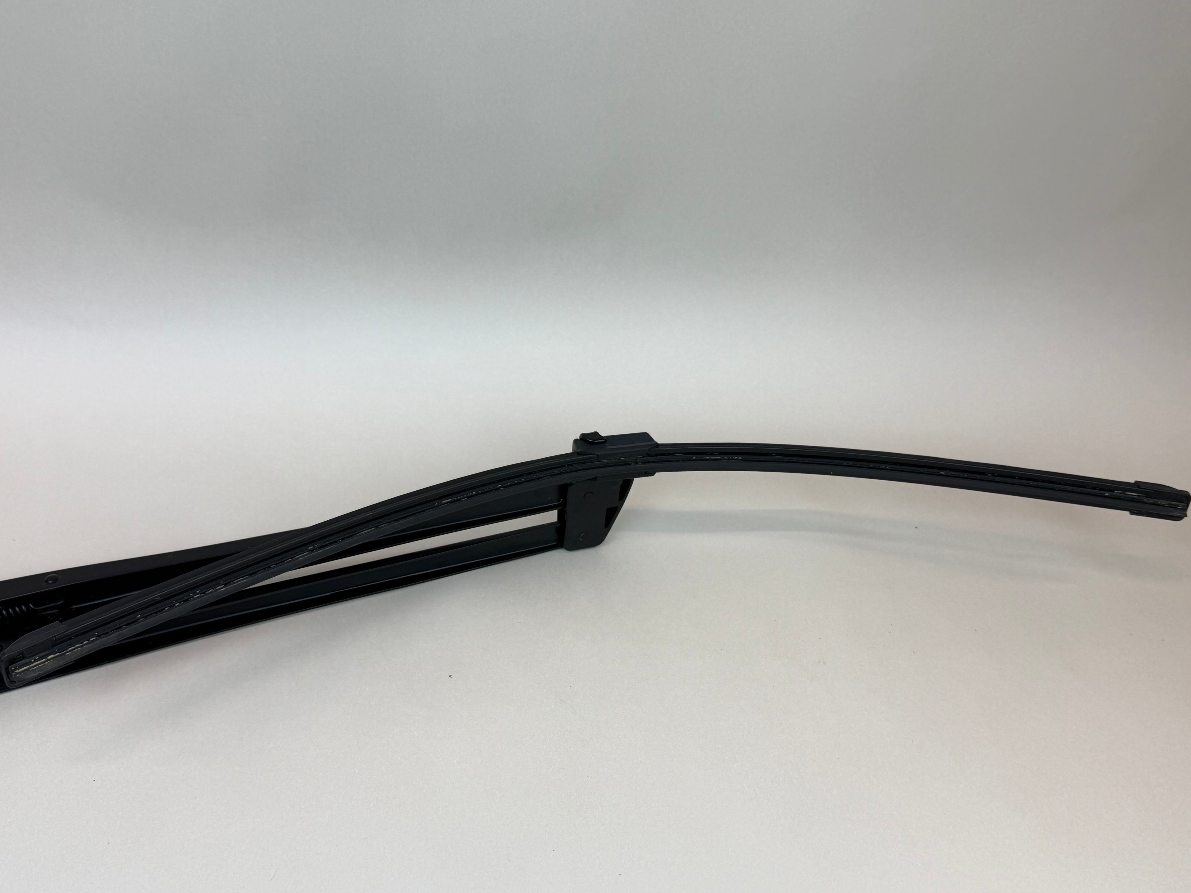 McLaren 570S 540C 570GT LH Left Windshield Wiper Arm Assembly 13A5860CP 2016-2021