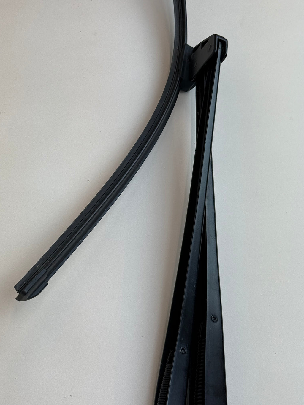 McLaren 570S 540C 570GT LH Left Windshield Wiper Arm Assembly 13A5860CP 2016-2021