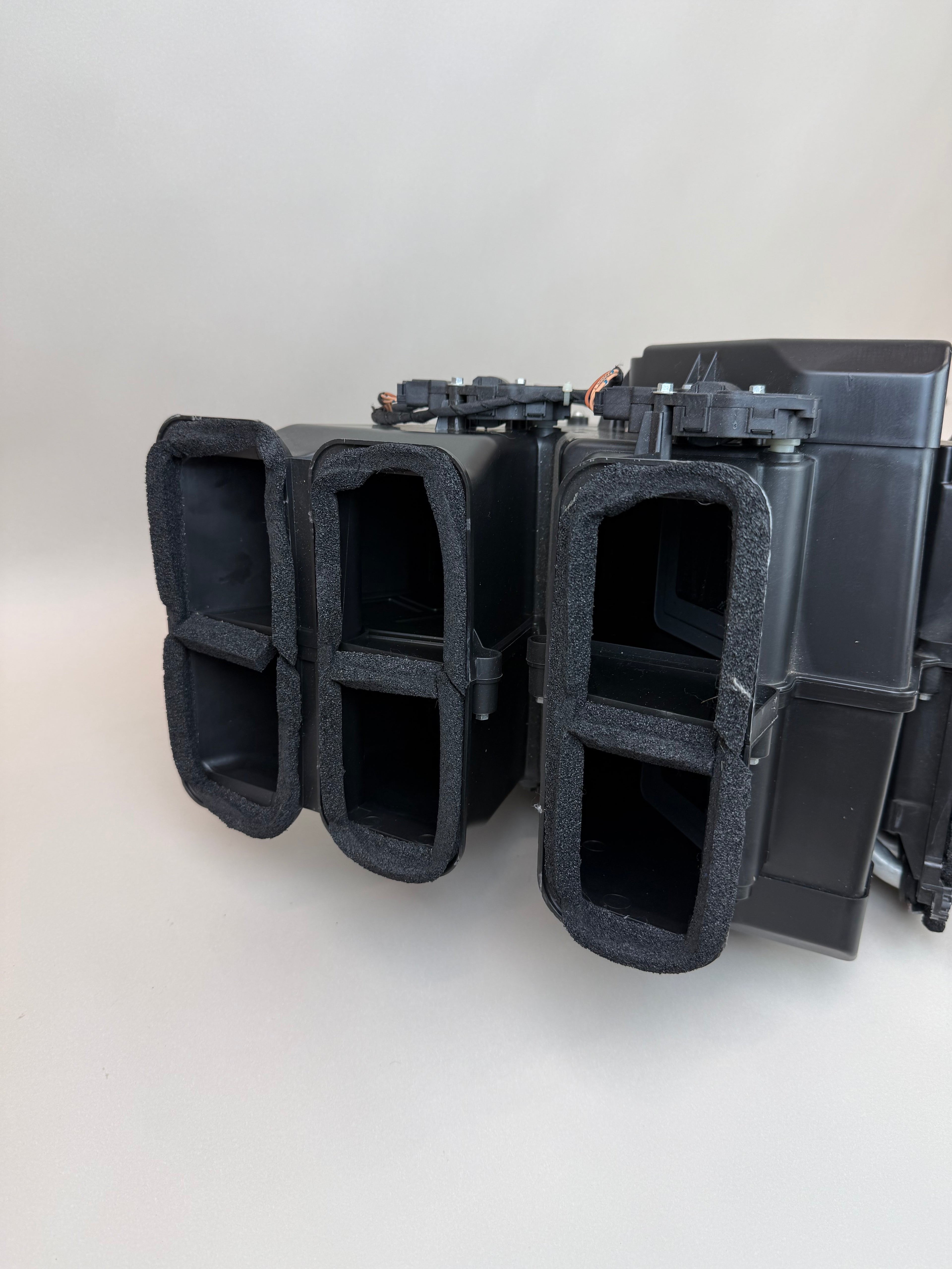 McLaren 570S 540C 570GT HVAC Distribution Unit Heater Box Assembly 13A3588CP.01 2016-2021